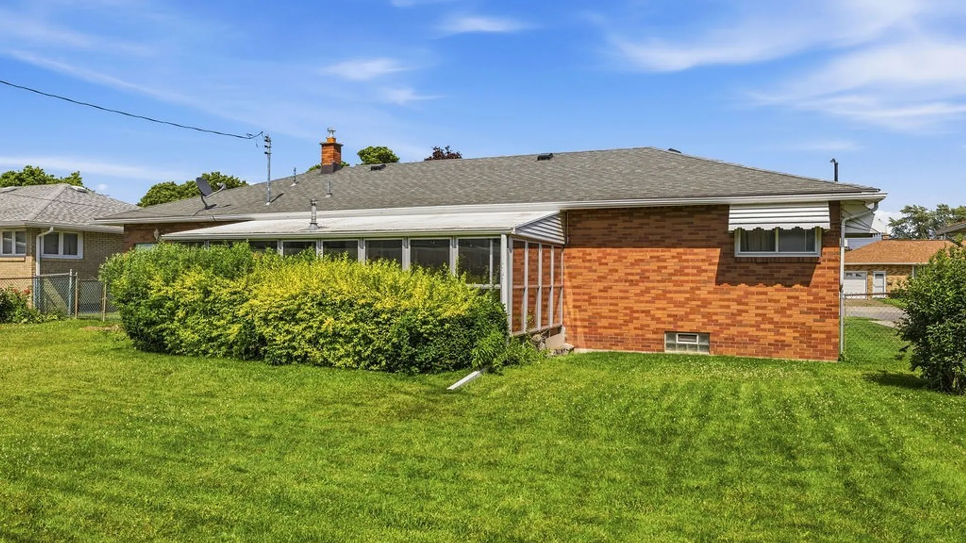 Property at 27 Dennis Lane, Cheektowaga, NY 14227 25