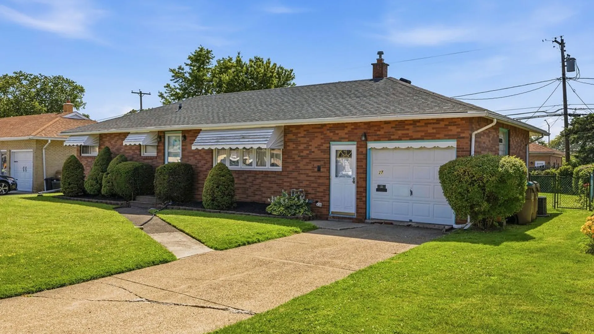 Property at 27 Dennis Lane, Cheektowaga, NY 14227 3