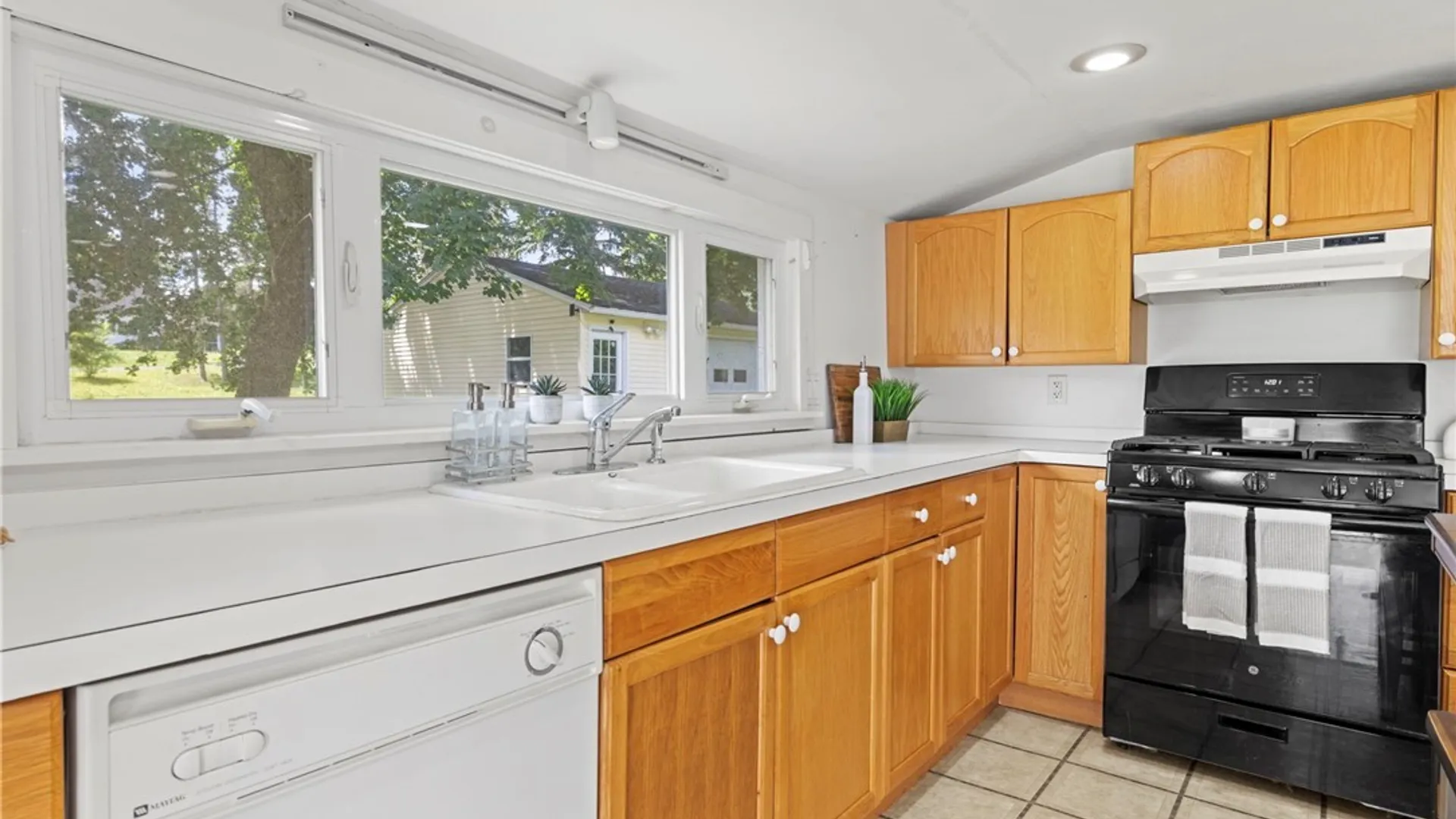 Property at 586 Stump Road, Skaneateles, NY 13153 14
