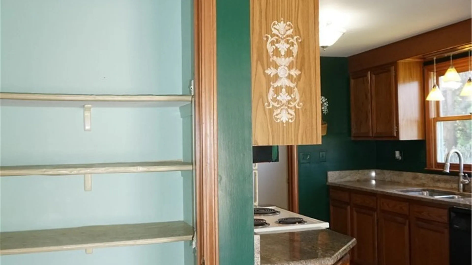 Property at 6113 Rossland Cir, Cicero, NY 13039 25