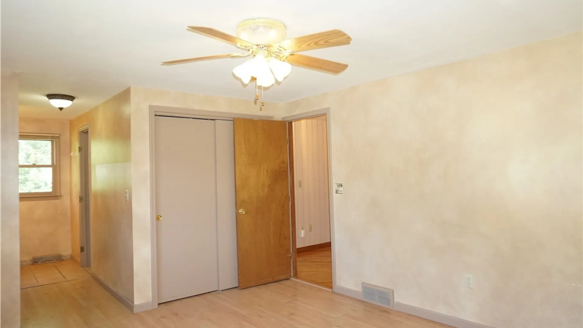 Property at 6113 Rossland Cir, Cicero, NY 13039 39