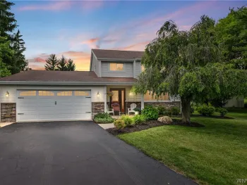 Property at 17 Birchwood Cmn, Lancaster, NY 14086