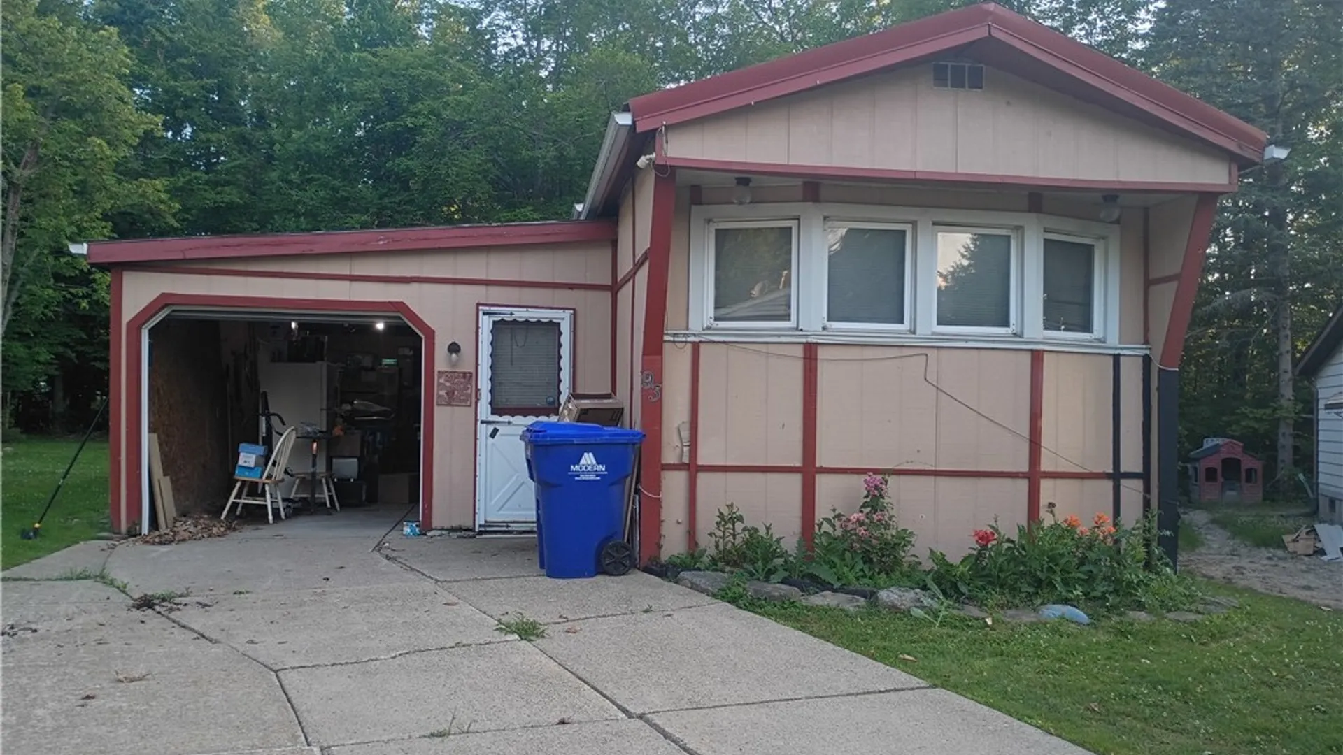Property at 93 Waterview Parkway, Hamburg, NY 14075 9