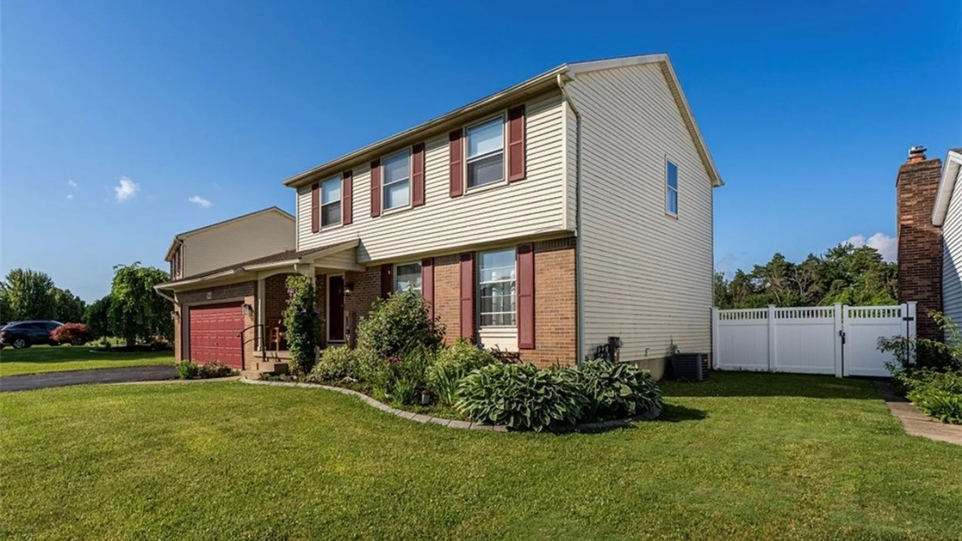 Property at 3544 Heatherwood Drive, Hamburg, NY 14075 3