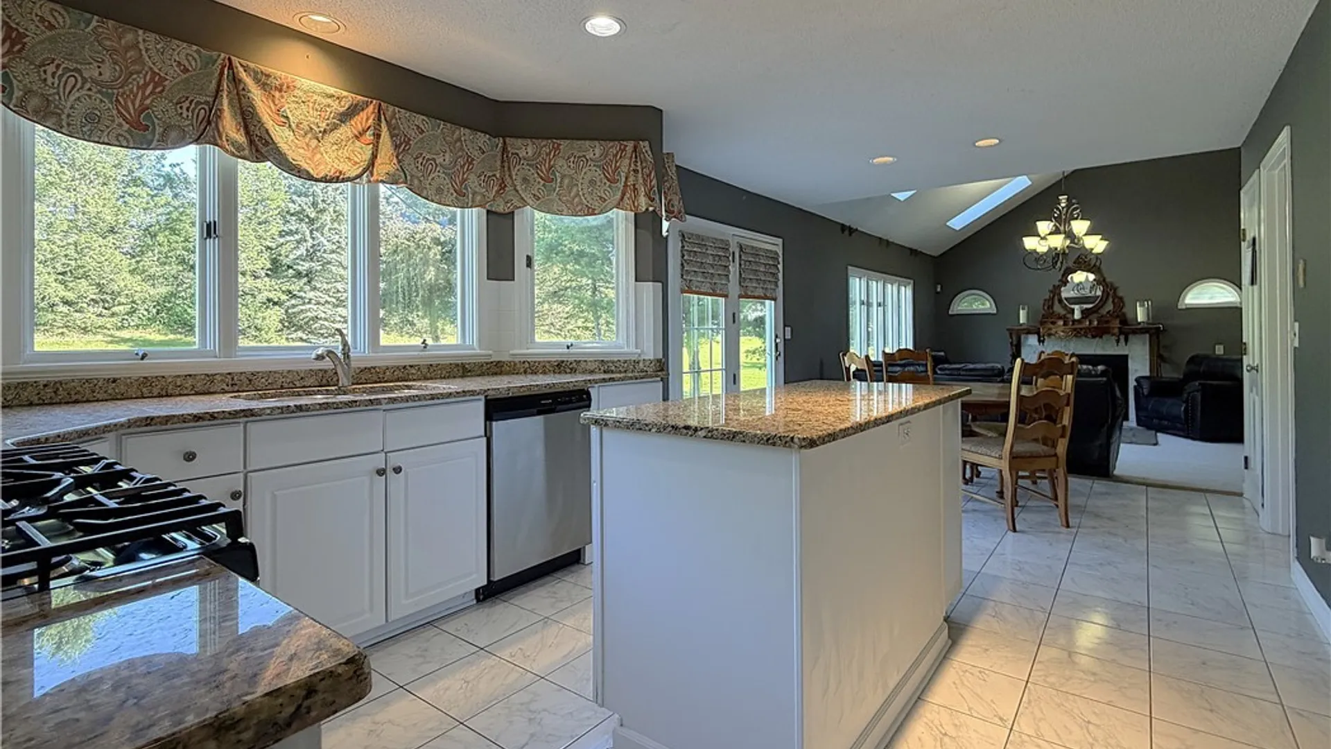 Property at 5545 Country Club Lane, Hamburg, NY 14075 2