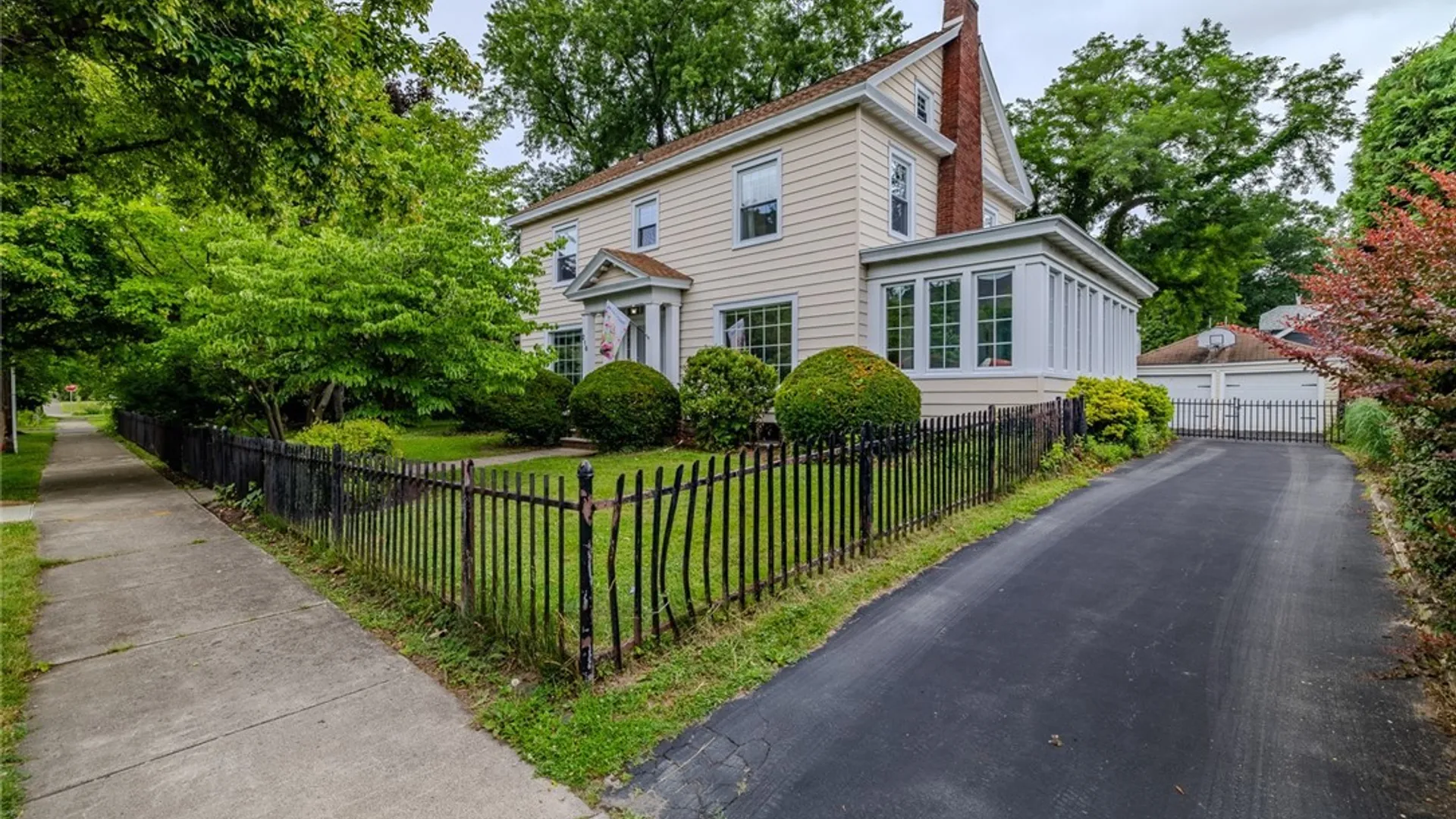 Property at 216 Hampton Road, Syracuse, NY 13203 2