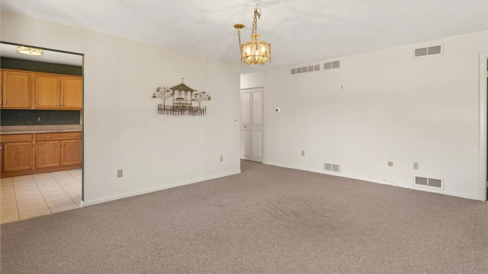 Property at 1018-B Greenleaf Road, Greece, NY 14612 18