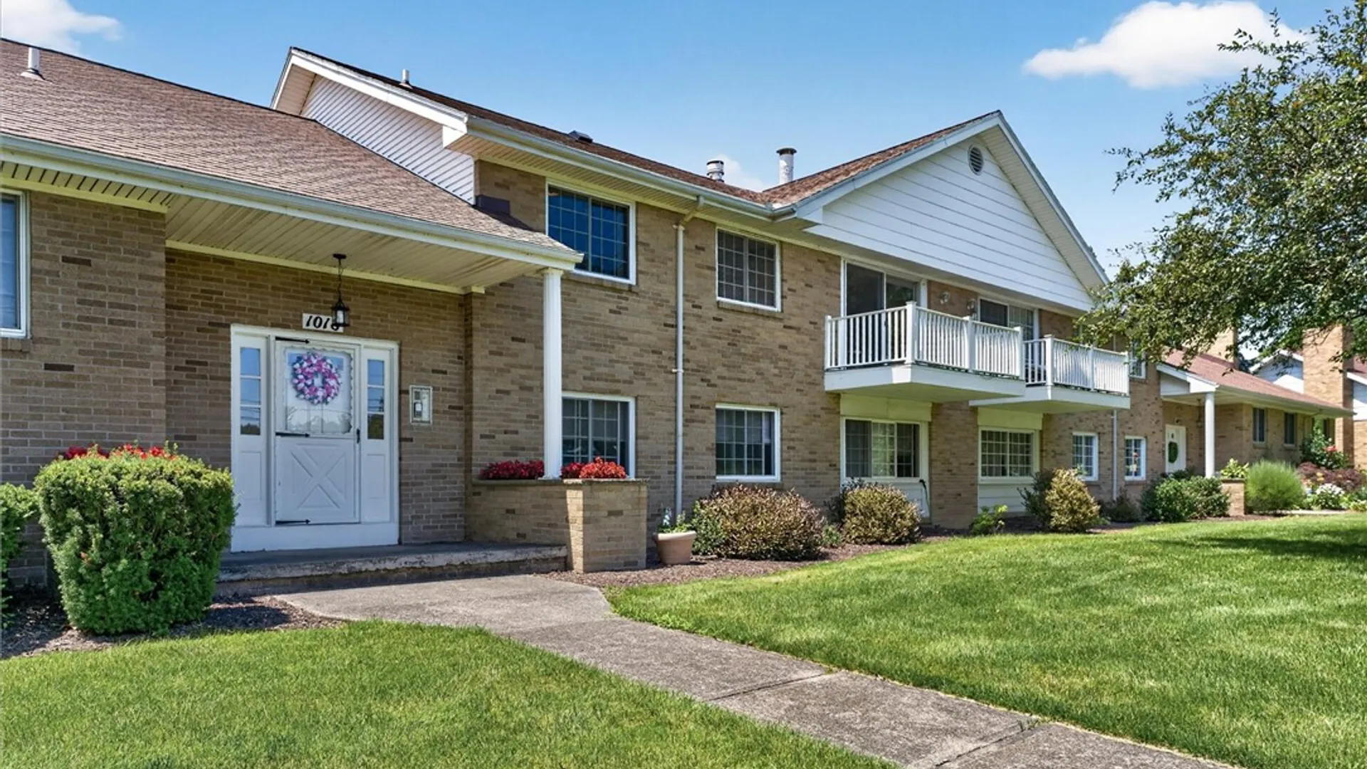 Property at 1018-B Greenleaf Road, Greece, NY 14612 2