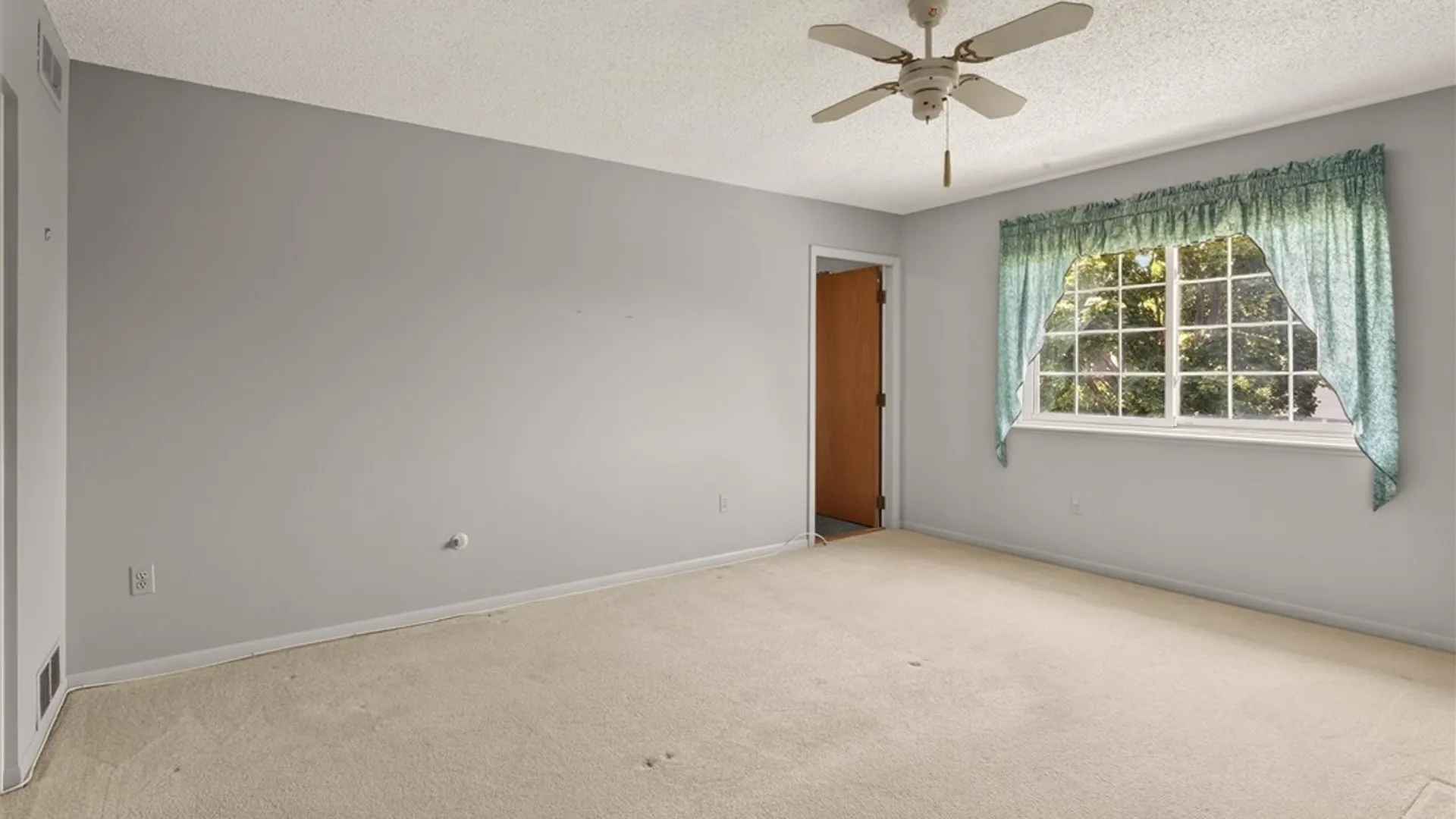 Property at 1018-B Greenleaf Road, Greece, NY 14612 35