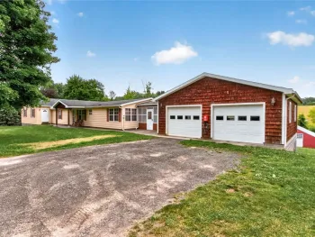 Property at 2060 Vanauken Rd, Arcadia, NY 14513