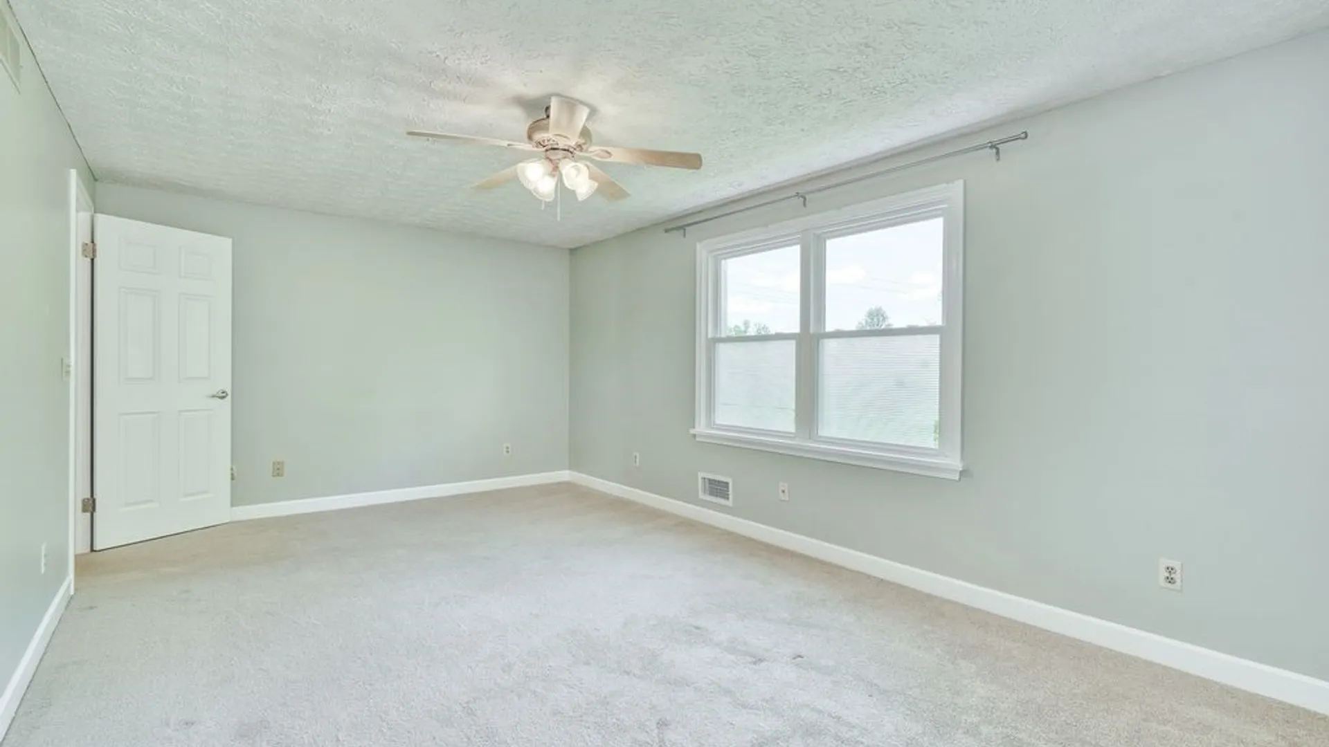 Property at 166 Wycliff Dr Drive, Webster, NY 14580 15
