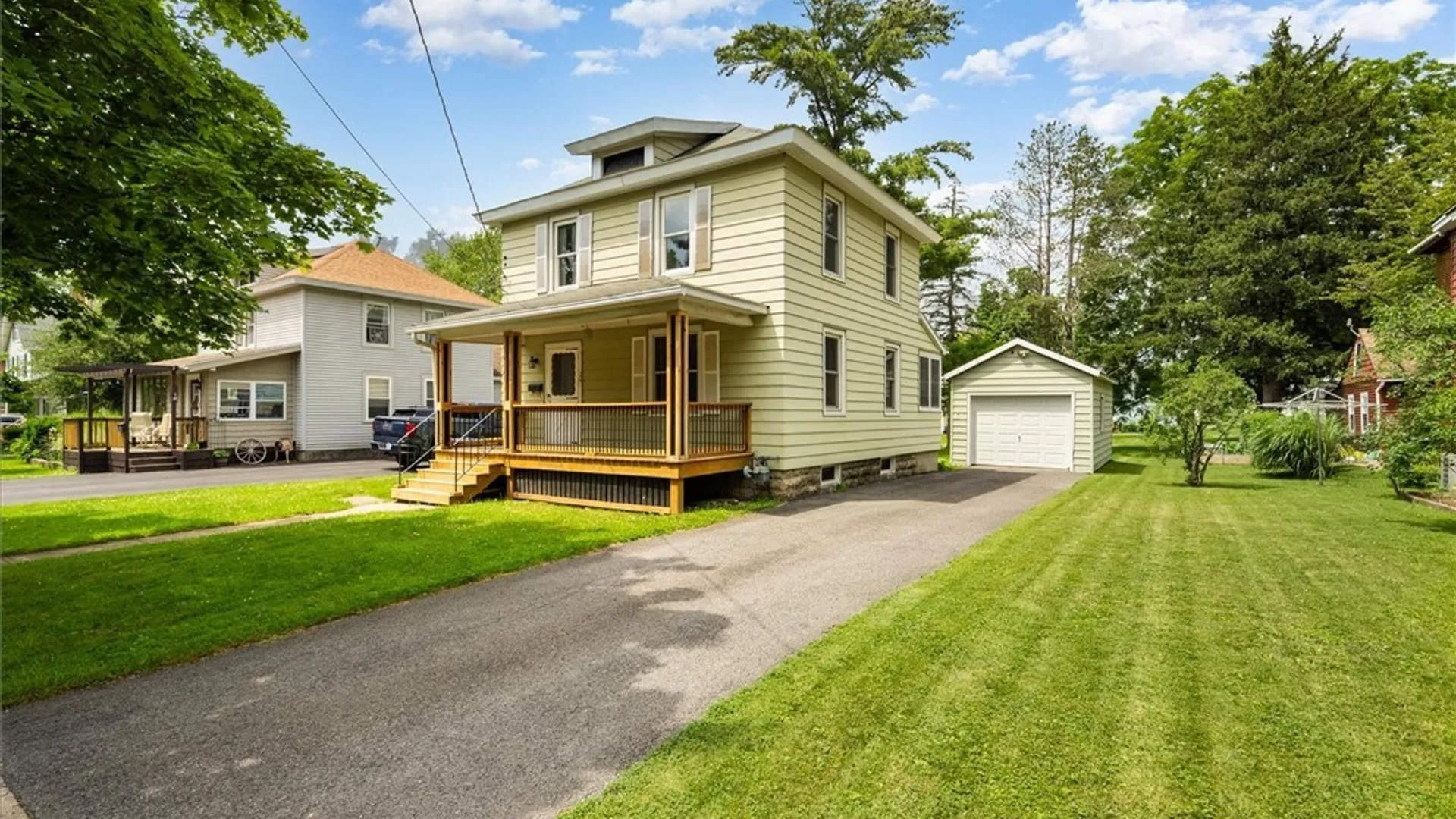 Property at 230 E Hinds Avenue, Vernon, NY 13461 2