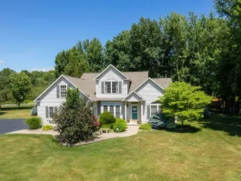 4551 Quarry Point Circle, Clay, NY 13041
