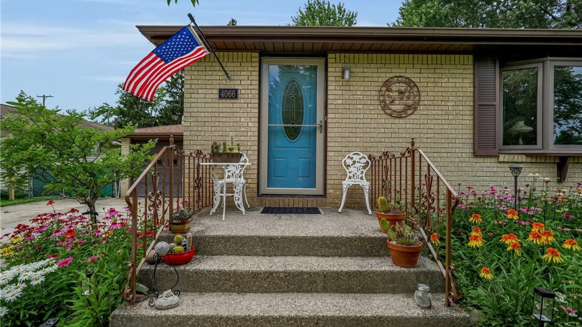 Property at 4066 Bond Street, Hamburg, NY 14219 2