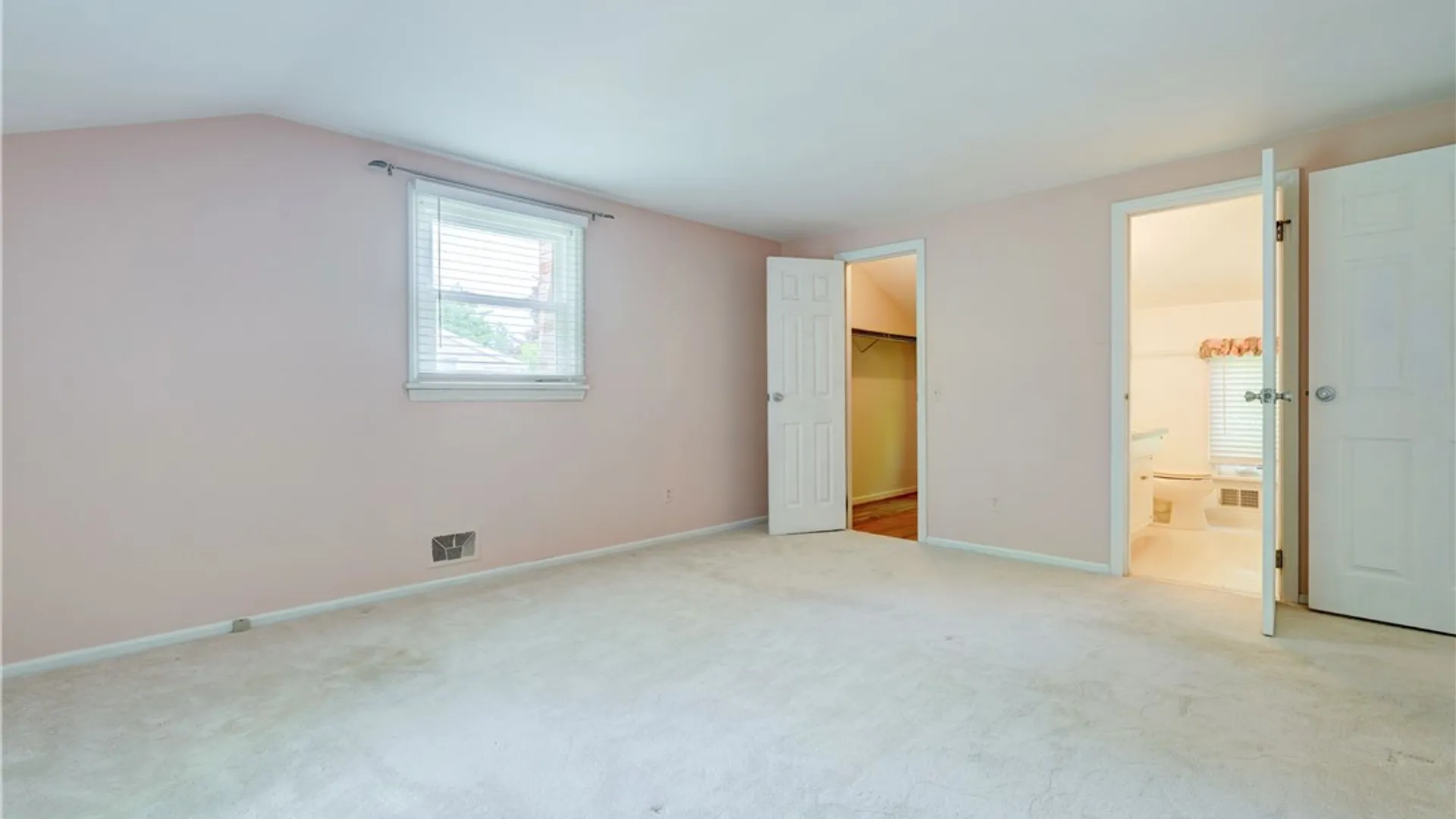 Property at 34 Sturbridge Lane, Pittsford, NY 14534 13