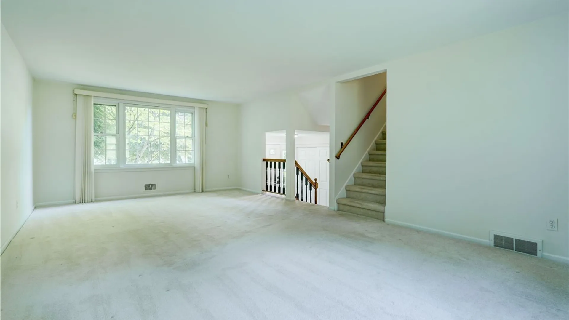 Property at 34 Sturbridge Lane, Pittsford, NY 14534 3