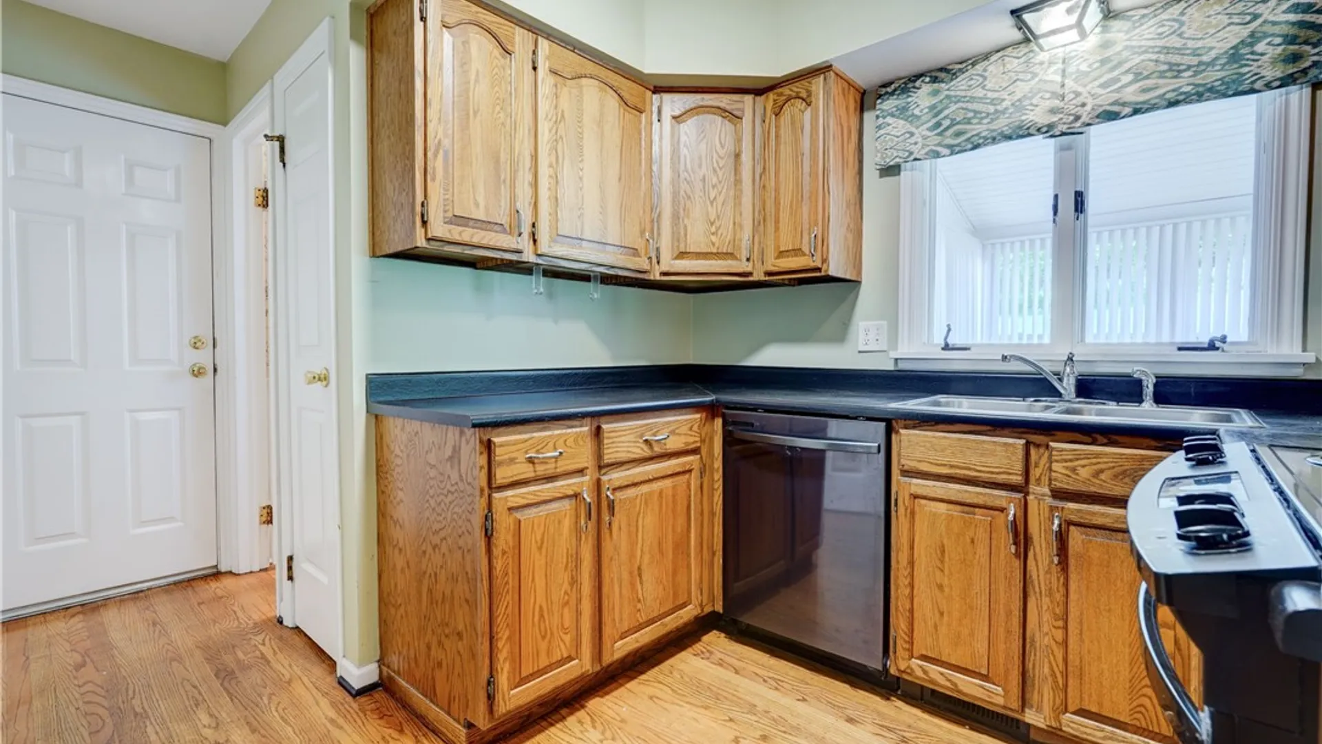 Property at 34 Sturbridge Lane, Pittsford, NY 14534 5
