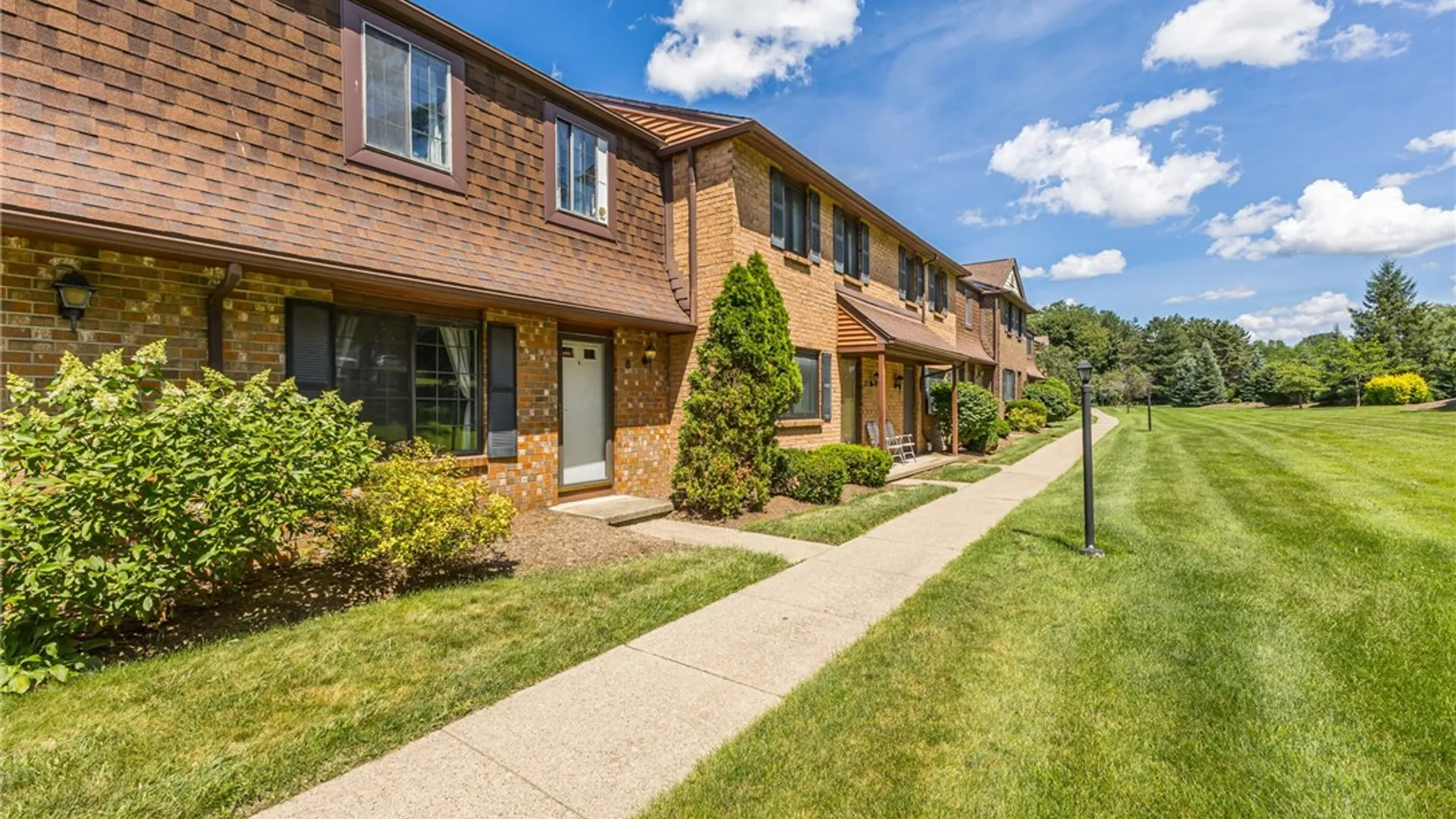Property at 8 Surrey Hill, Henrietta, NY 14623 31
