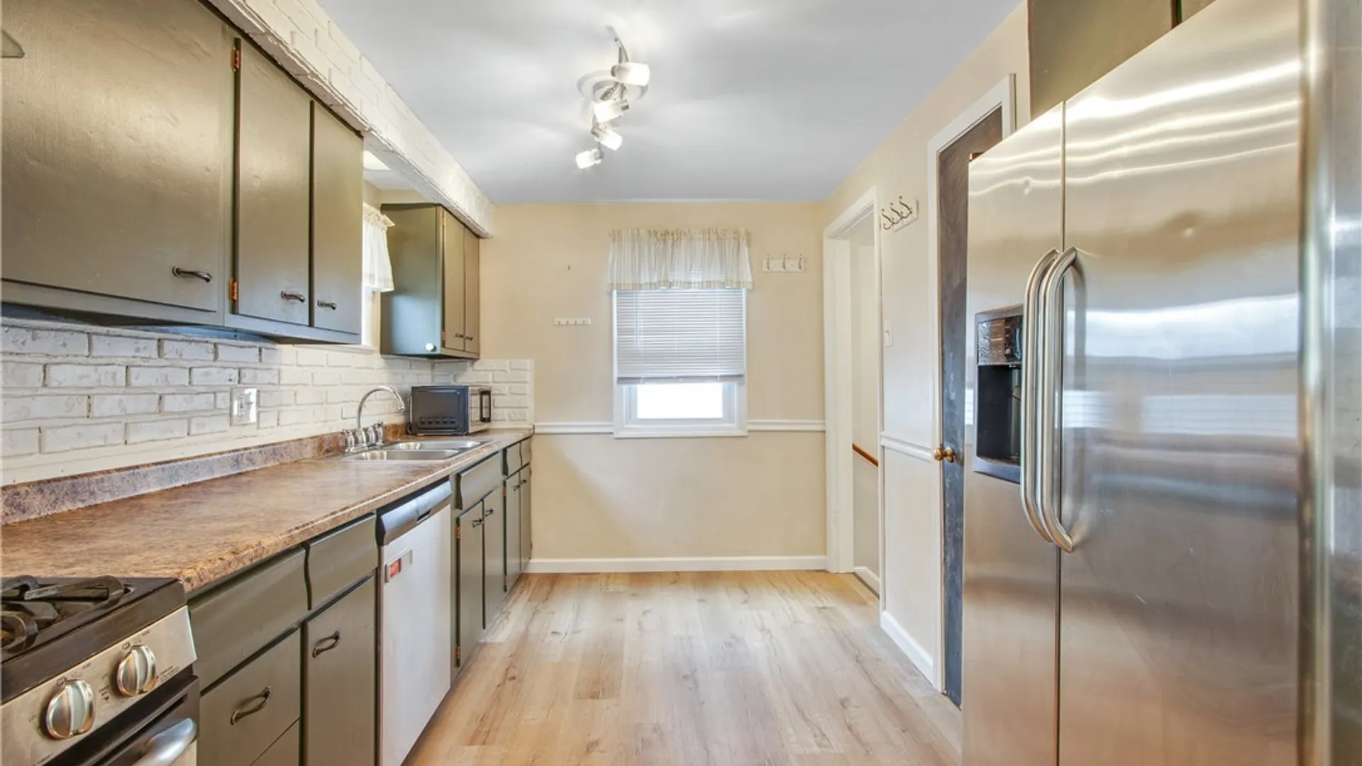 Property at 189 Delray Avenue, West Seneca, NY 14224 12
