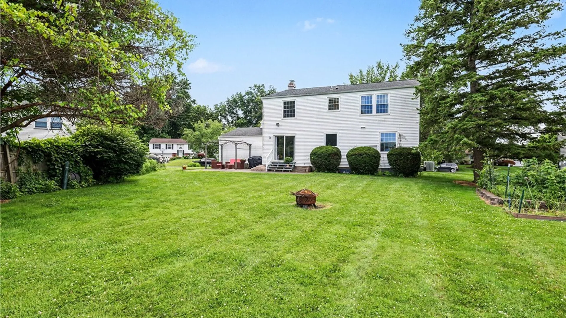 Property at 868 Independence Drive, Webster, NY 14580 25