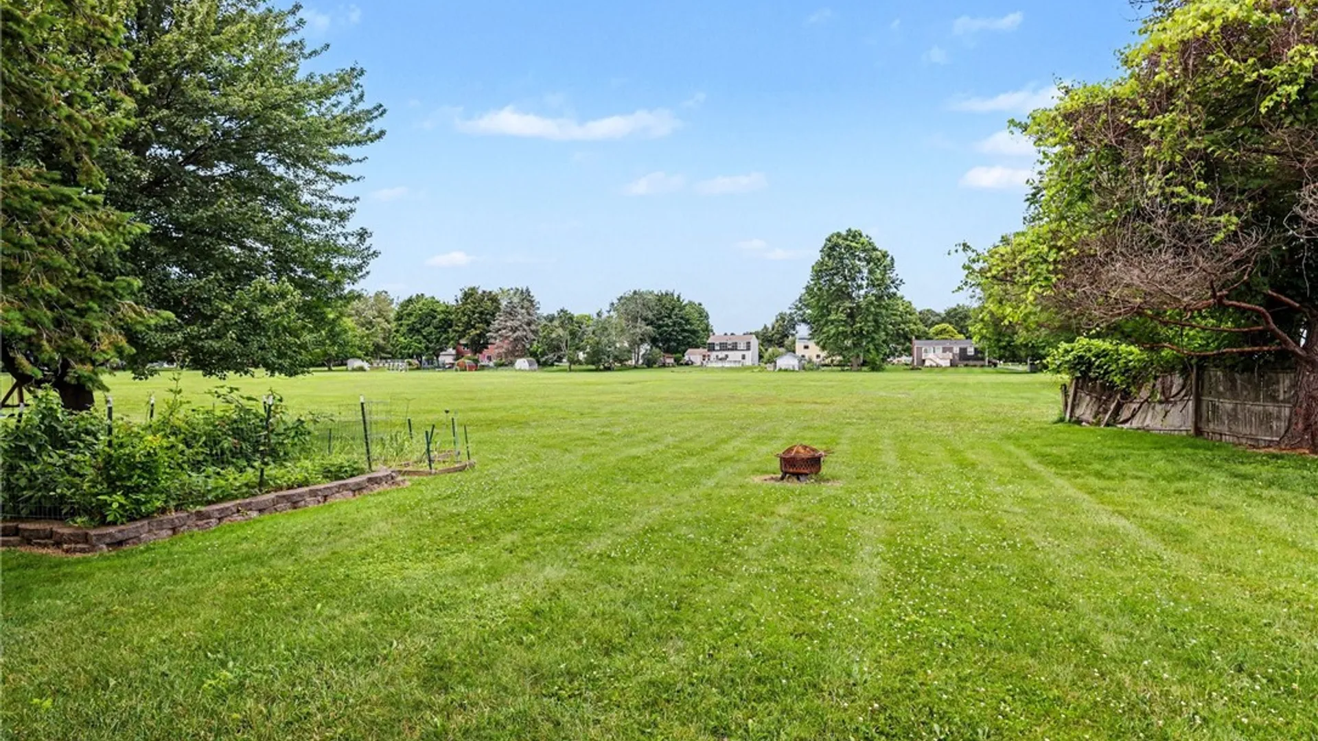 Property at 868 Independence Drive, Webster, NY 14580 26