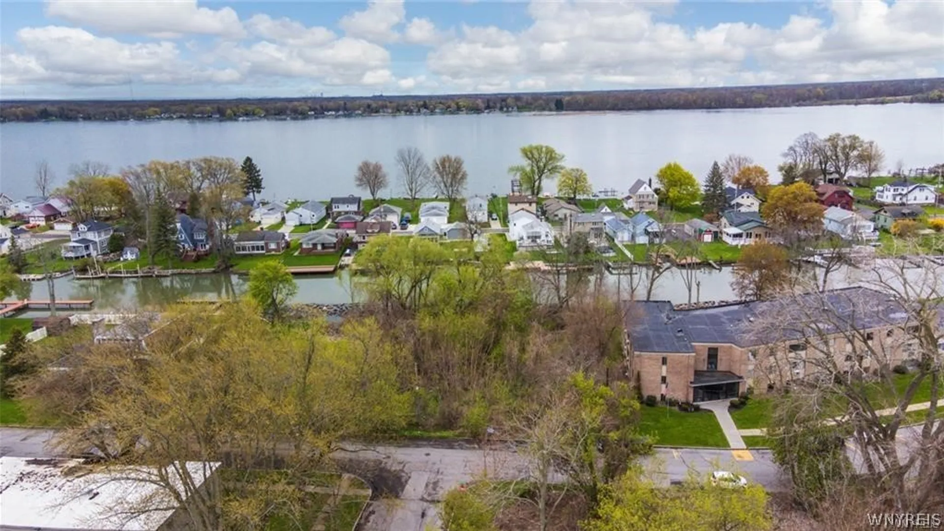 Property at 8217 Valle Drive, Niagara Falls, NY 14304 9