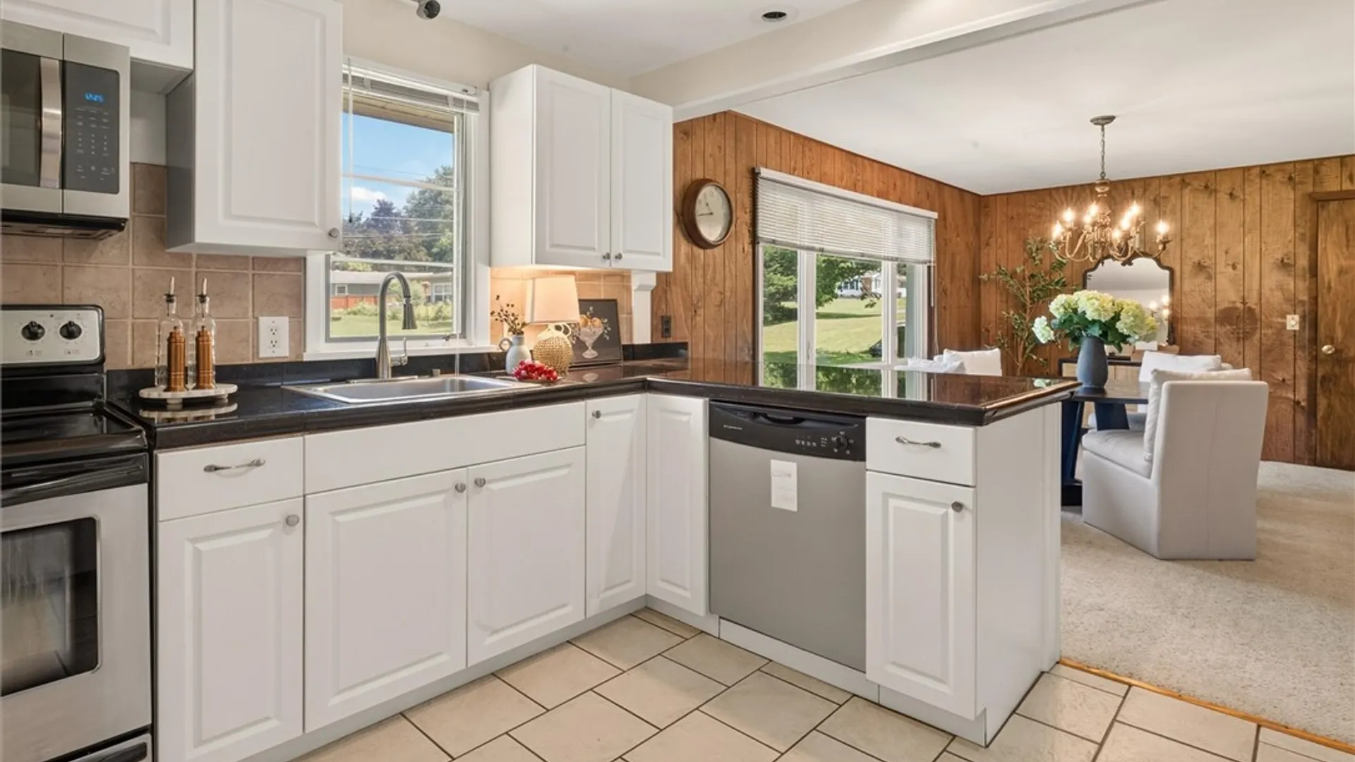 Property at 11 Parkwood Lane, Penfield, NY 14526 20