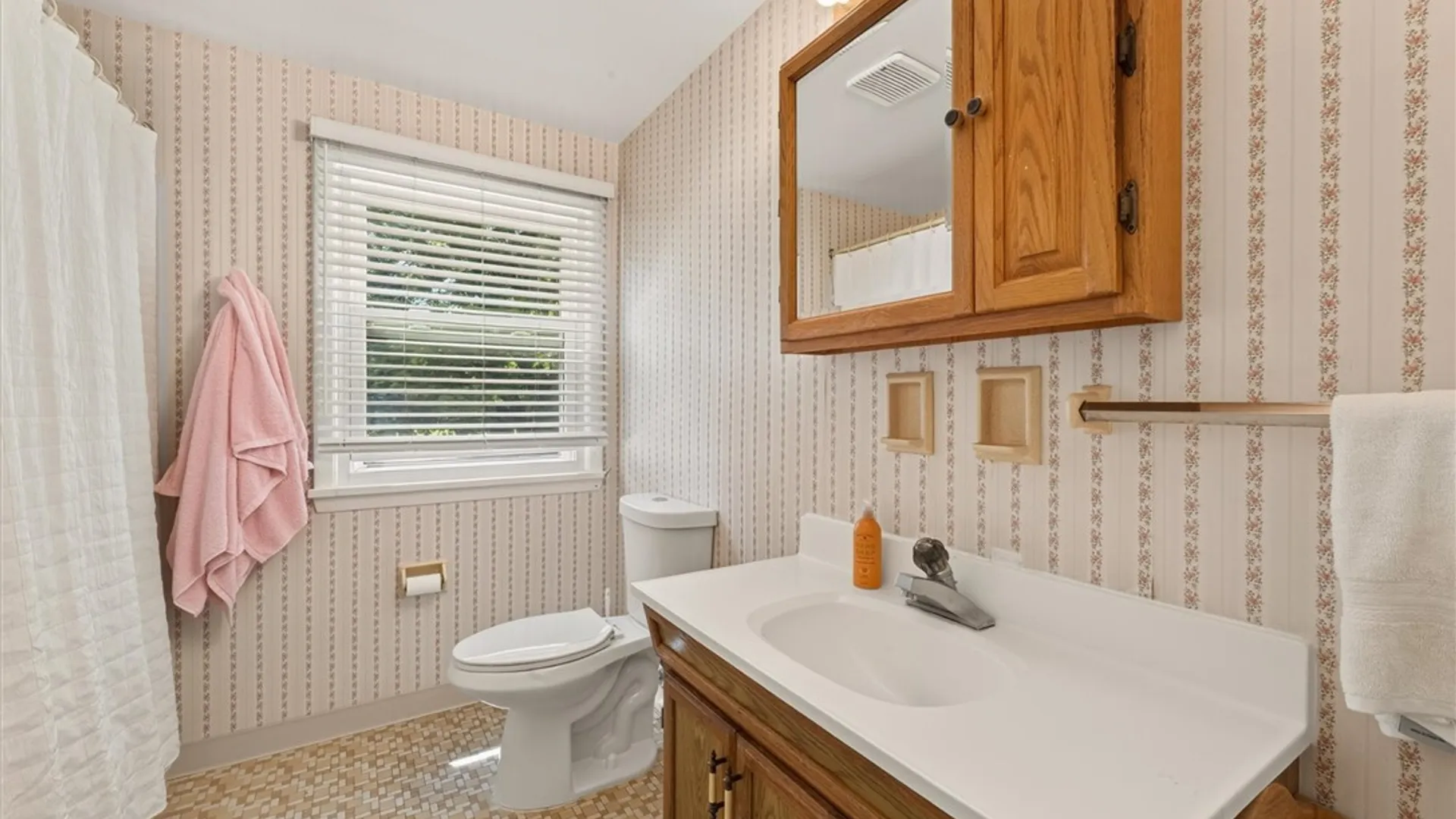 Property at 11 Parkwood Lane, Penfield, NY 14526 44