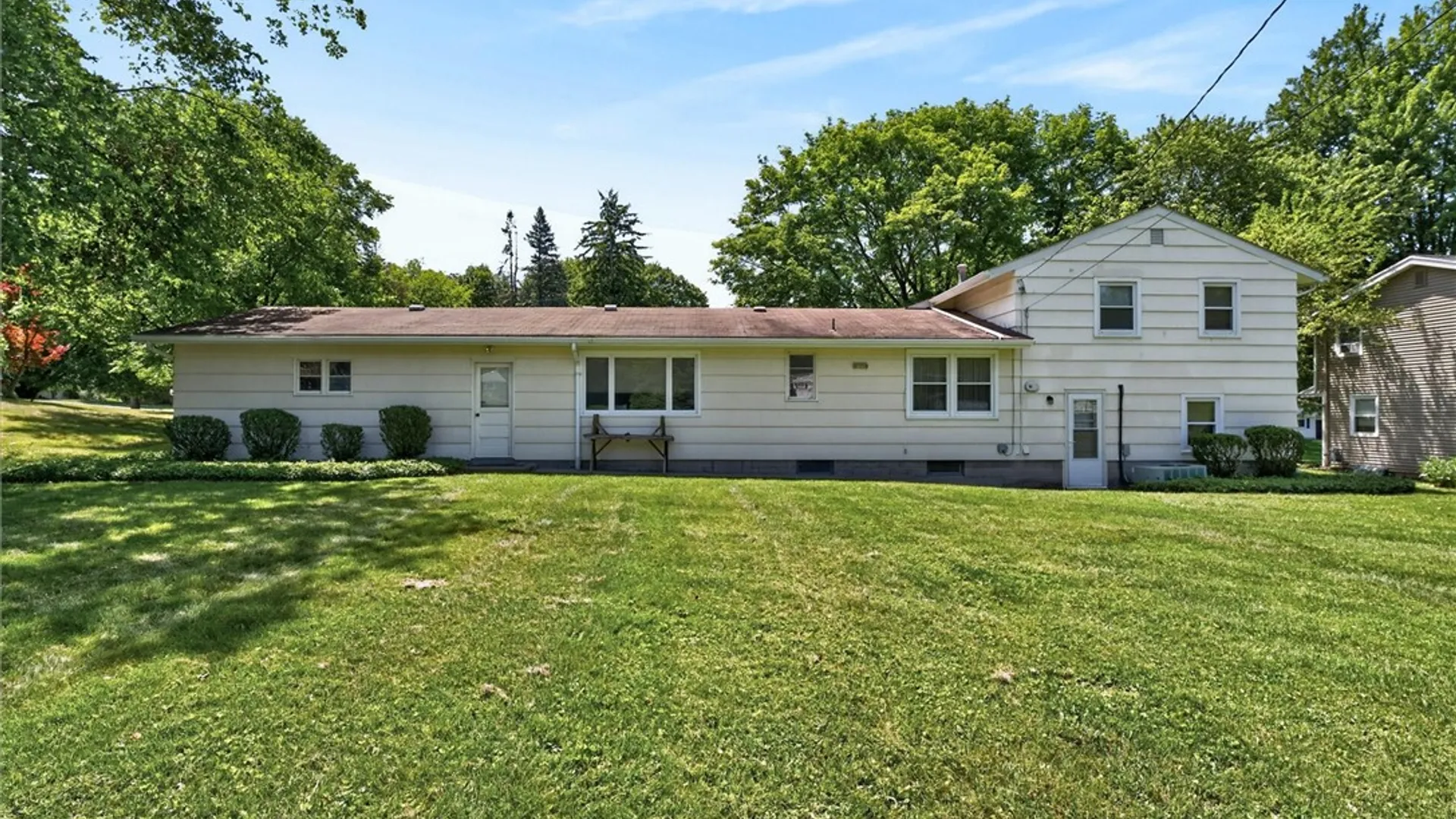 Property at 11 Parkwood Lane, Penfield, NY 14526 47