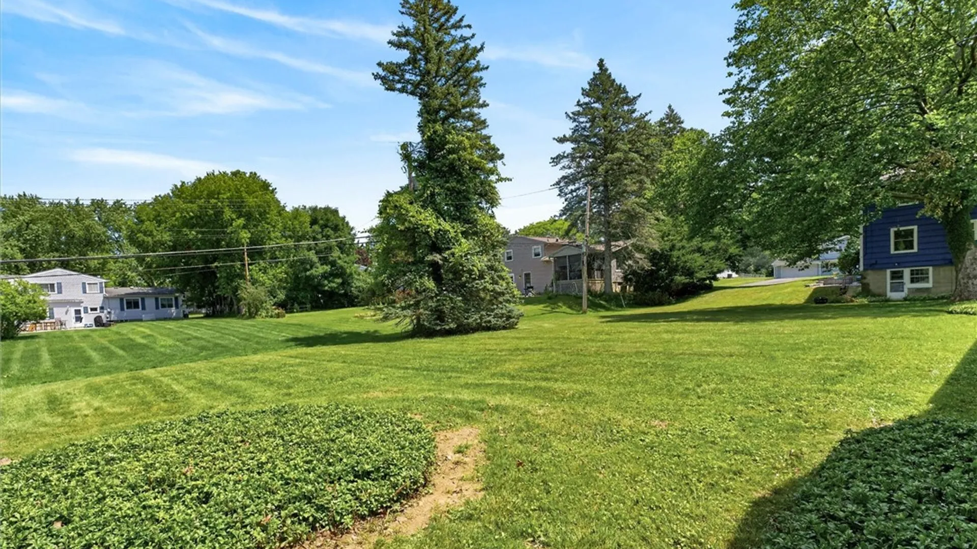 Property at 11 Parkwood Lane, Penfield, NY 14526 49