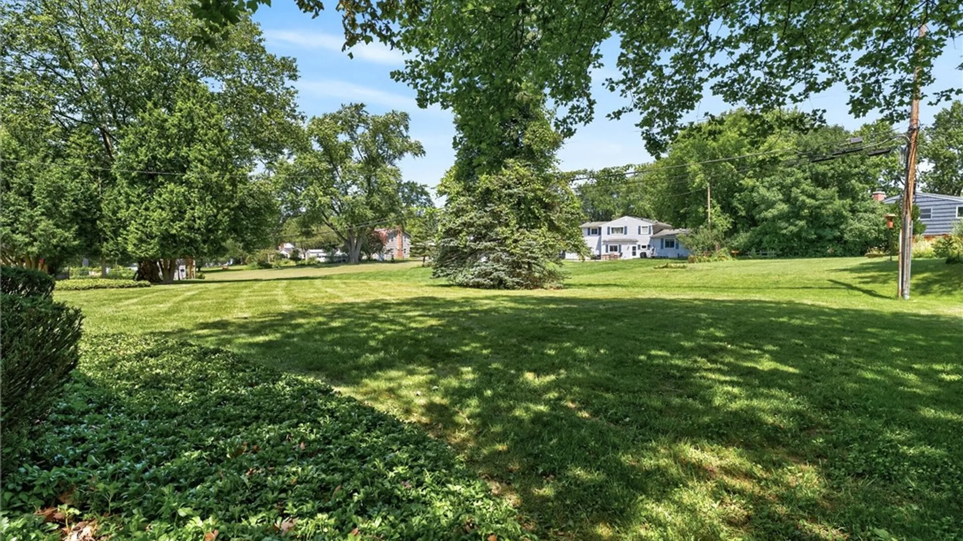 Property at 11 Parkwood Lane, Penfield, NY 14526 50
