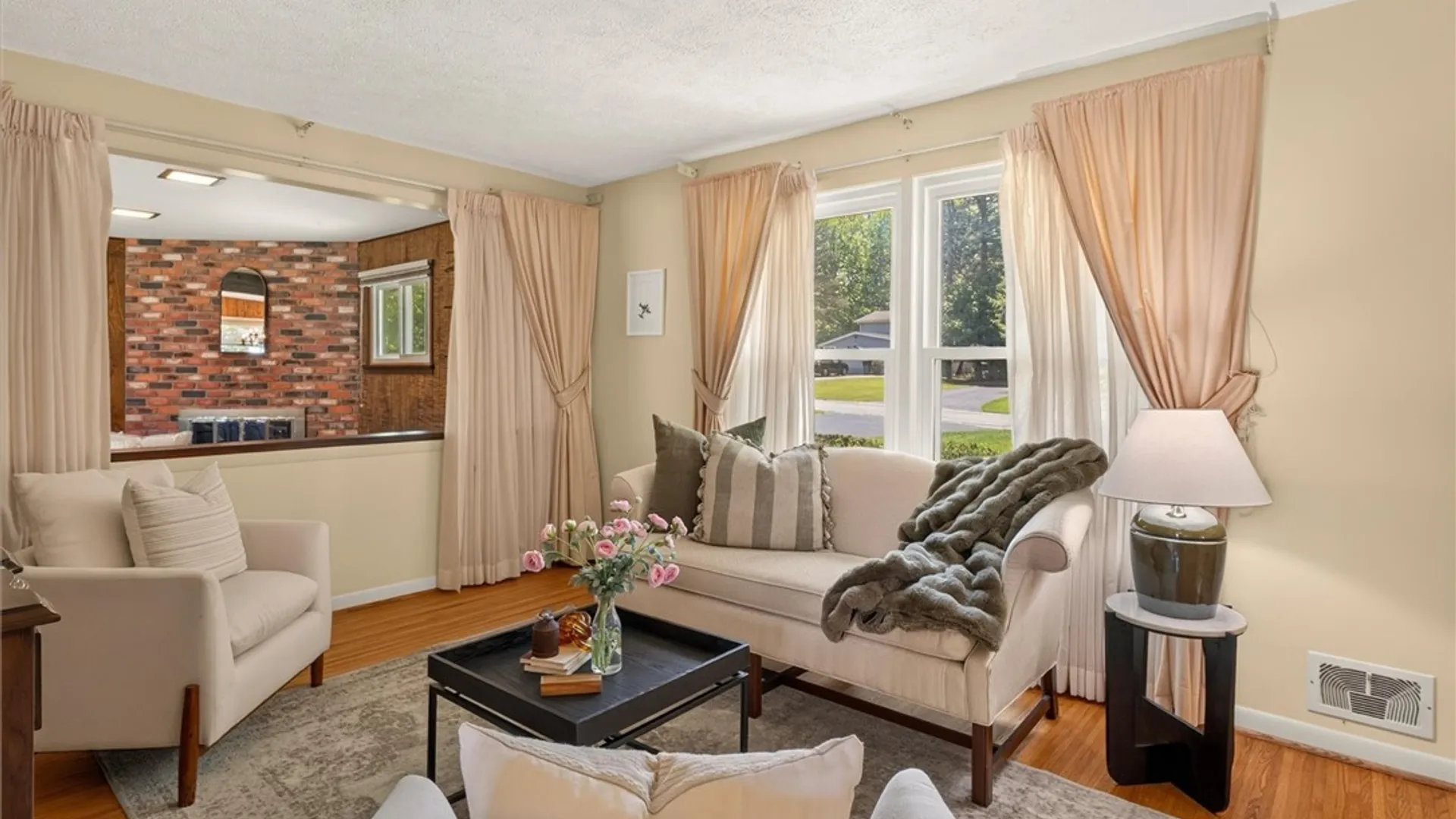 Property at 11 Parkwood Lane, Penfield, NY 14526 8