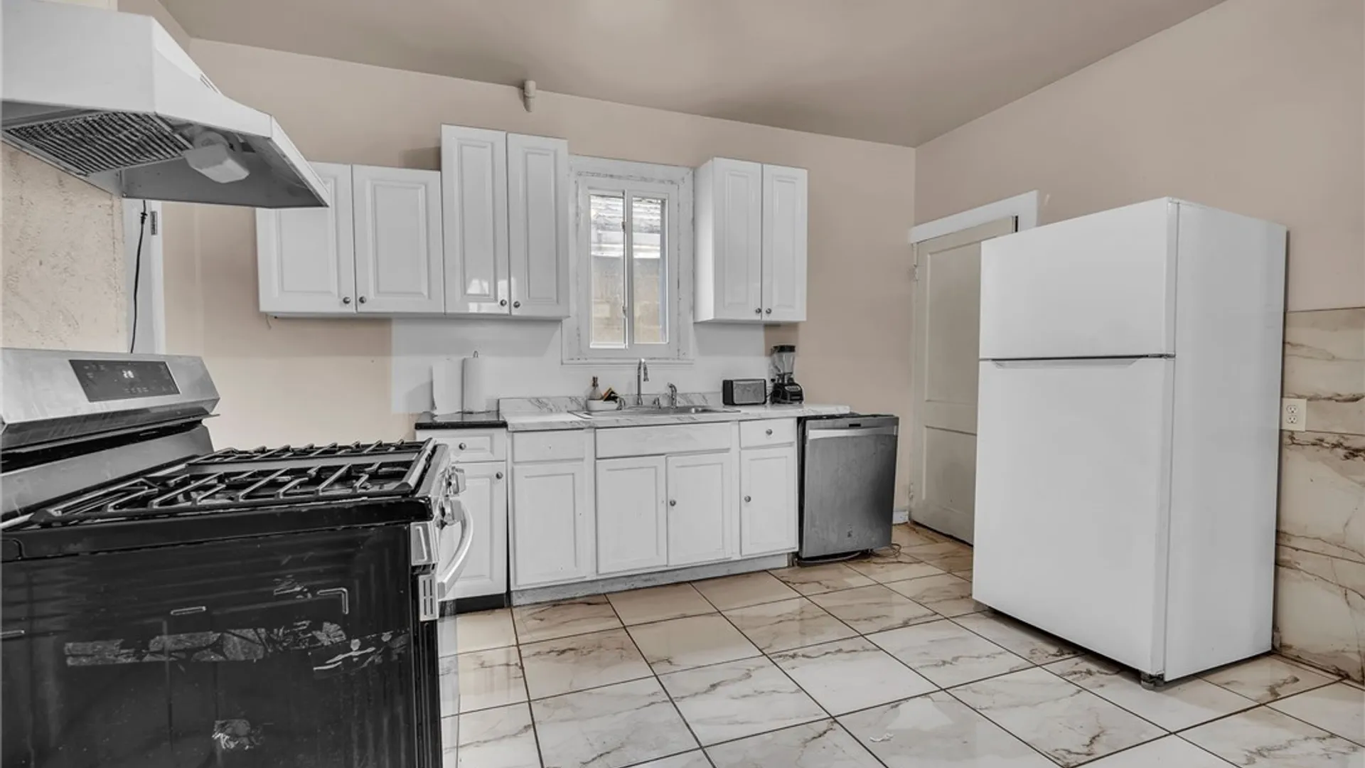 Property at 468 Plymouth Avenue, Buffalo, NY 14213 25