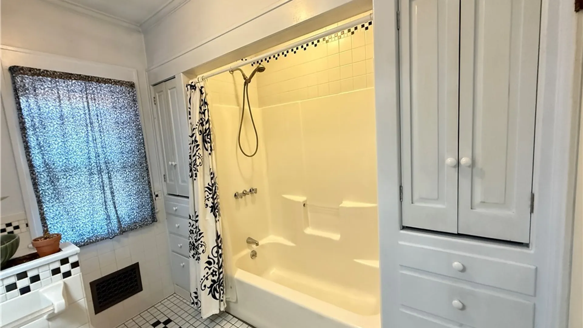 Property at 142 Cambridge Street, Syracuse, NY 13210 44