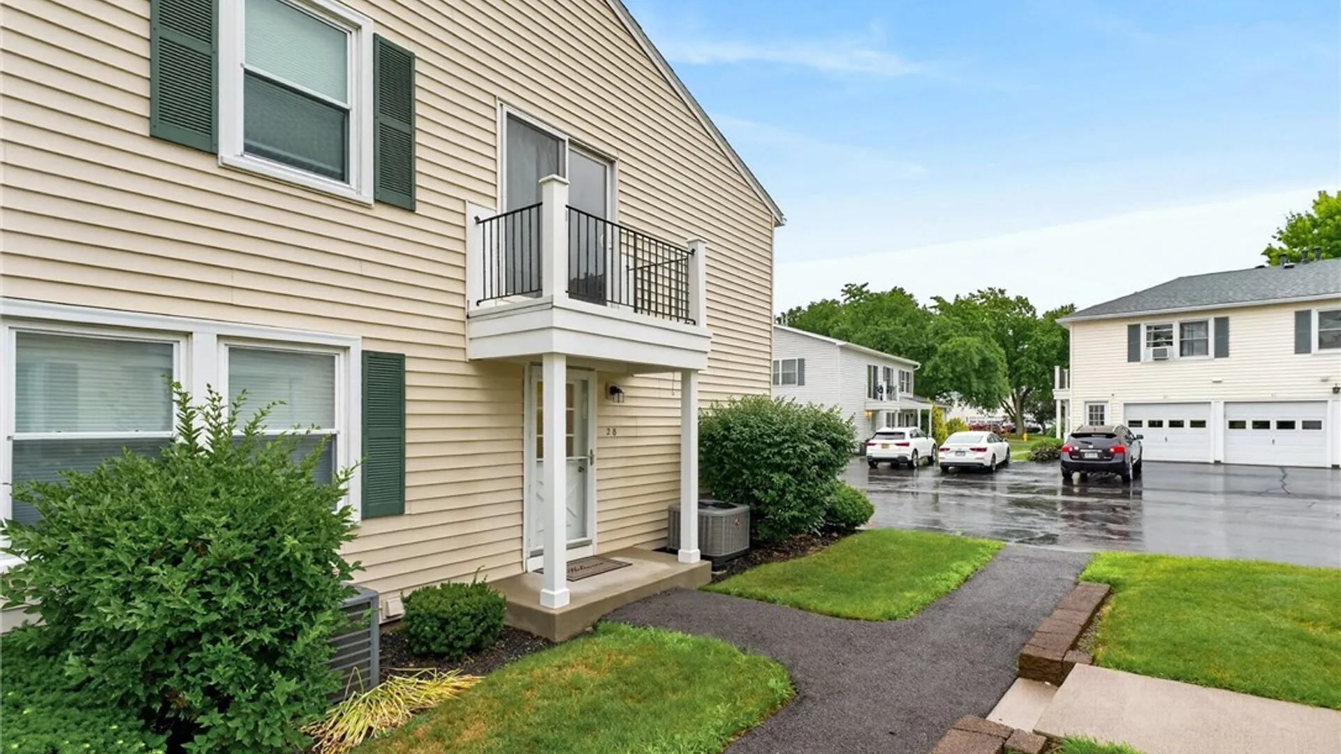 Property at 28 Arrowhead Way, Perinton, NY 14450 2