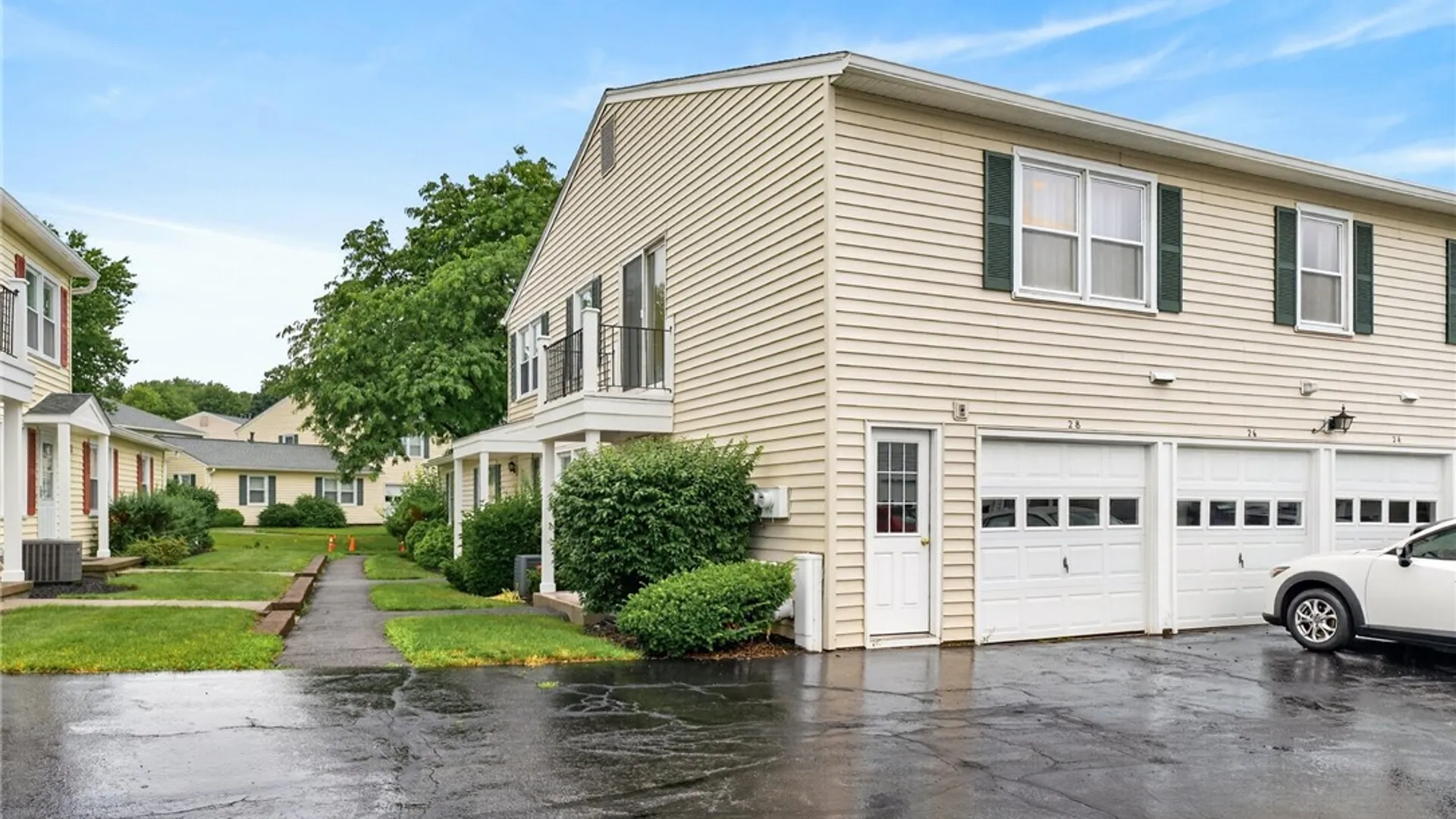 Property at 28 Arrowhead Way, Perinton, NY 14450 3