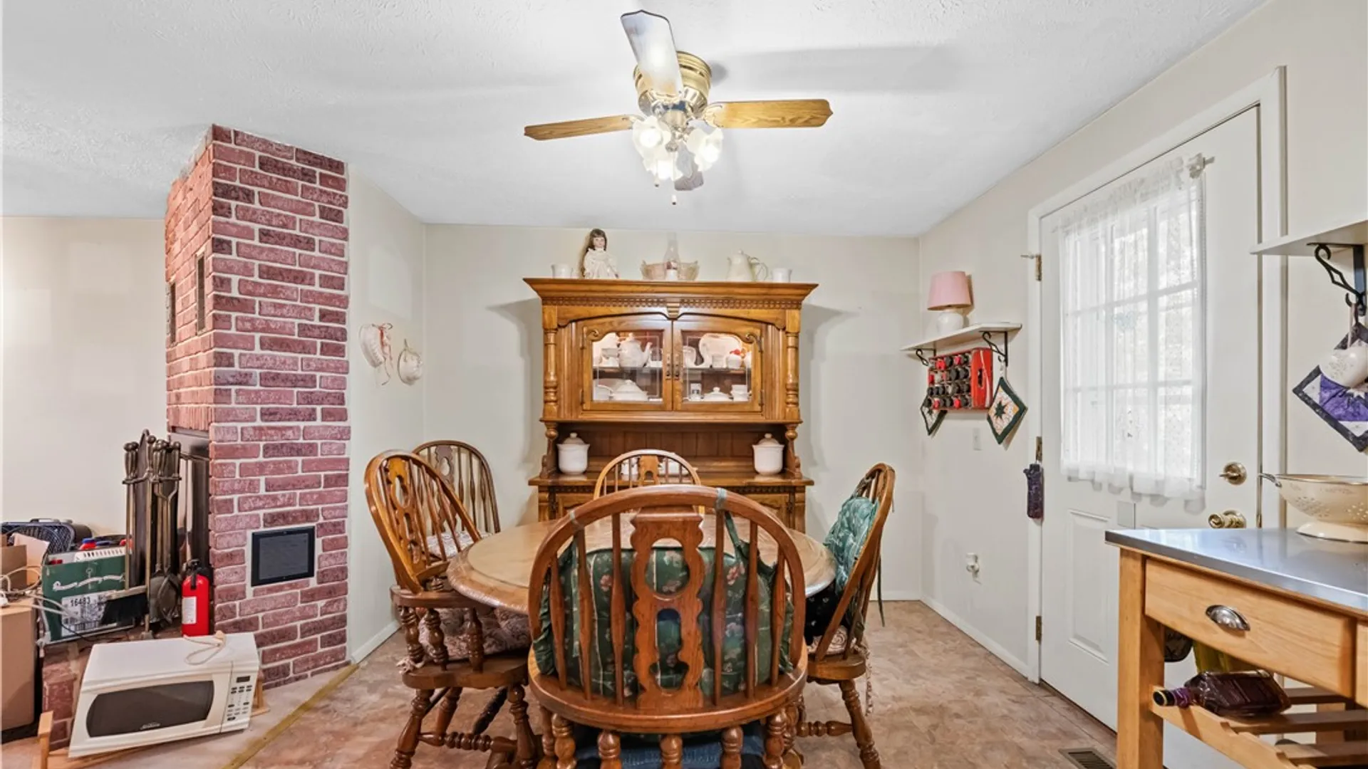 Property at 5782 Bonnie Brae Circle, Farmington, NY 14425 15