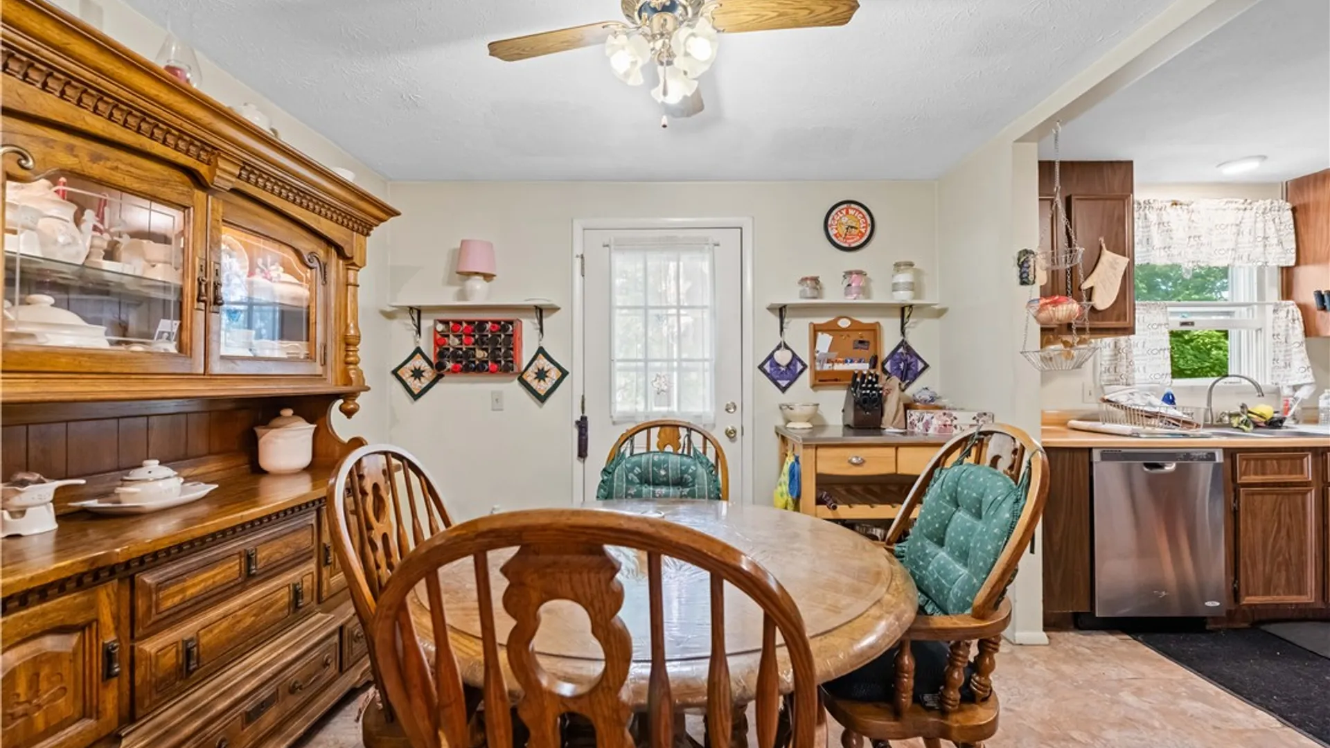 Property at 5782 Bonnie Brae Circle, Farmington, NY 14425 16