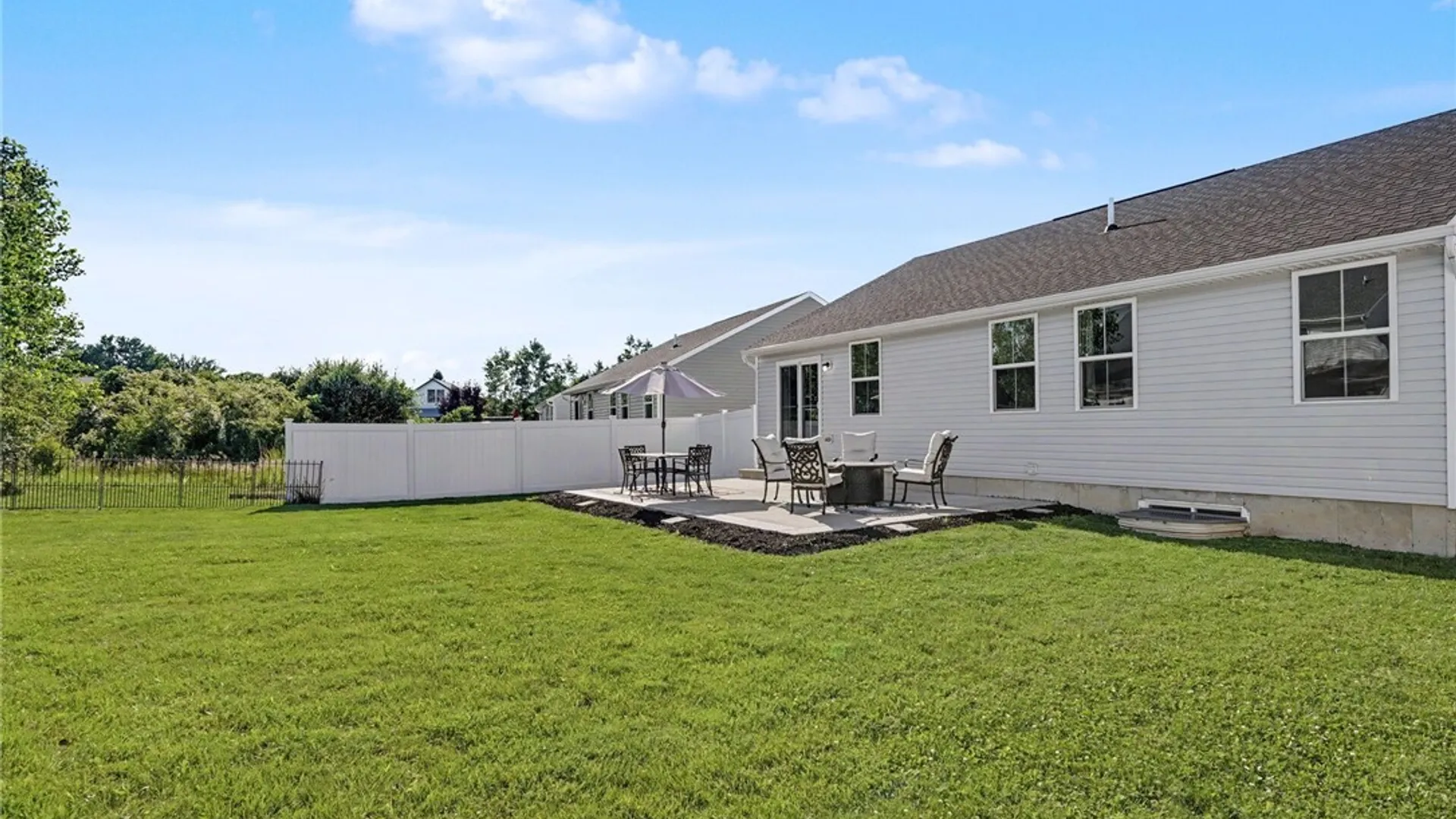Property at 33 Allie Lane, Hamburg, NY 14075 46