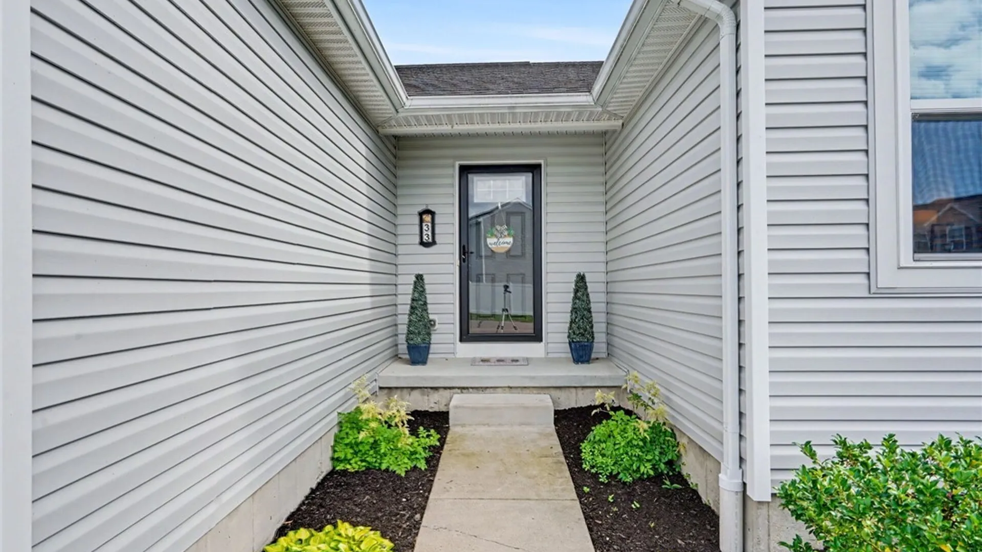 Property at 33 Allie Lane, Hamburg, NY 14075 7