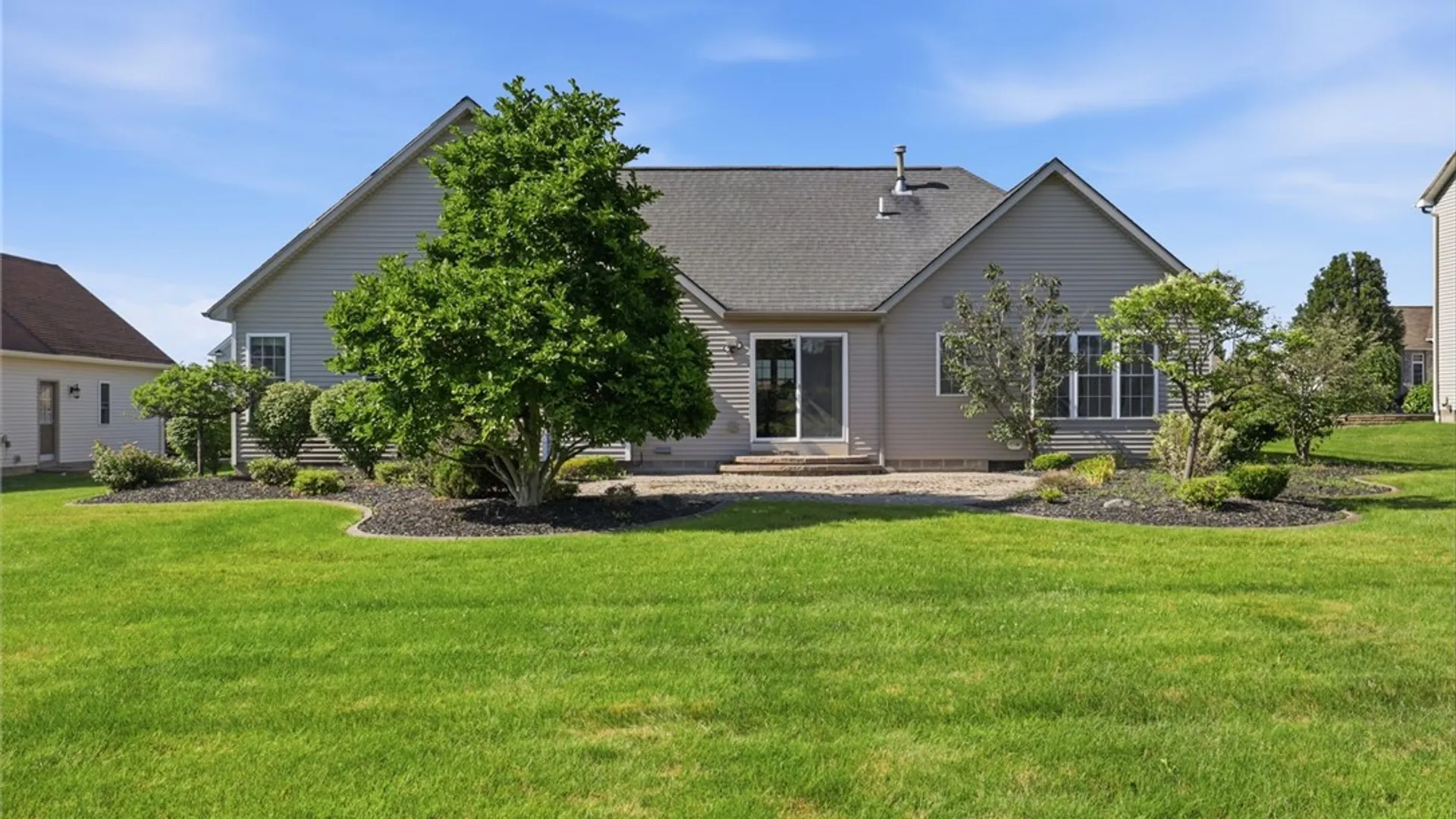 Property at 1024 Pondbrook Point, Webster, NY 14580 28