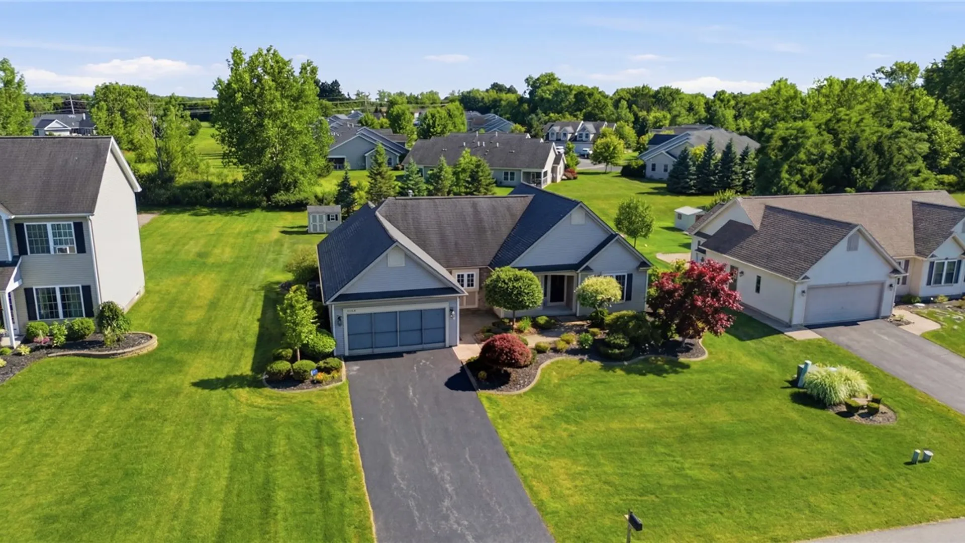 Property at 1024 Pondbrook Point, Webster, NY 14580 32