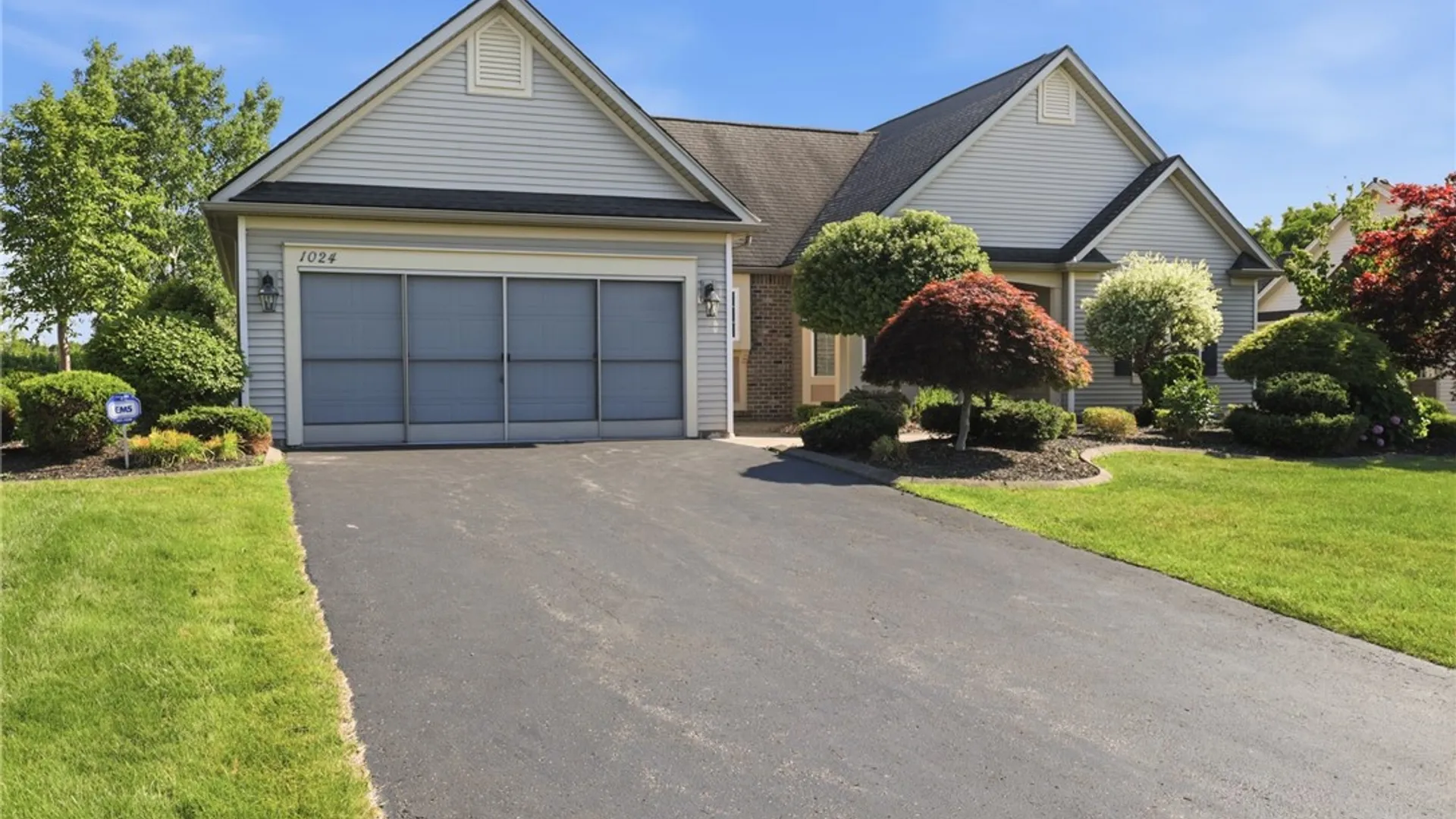 Property at 1024 Pondbrook Point, Webster, NY 14580 35