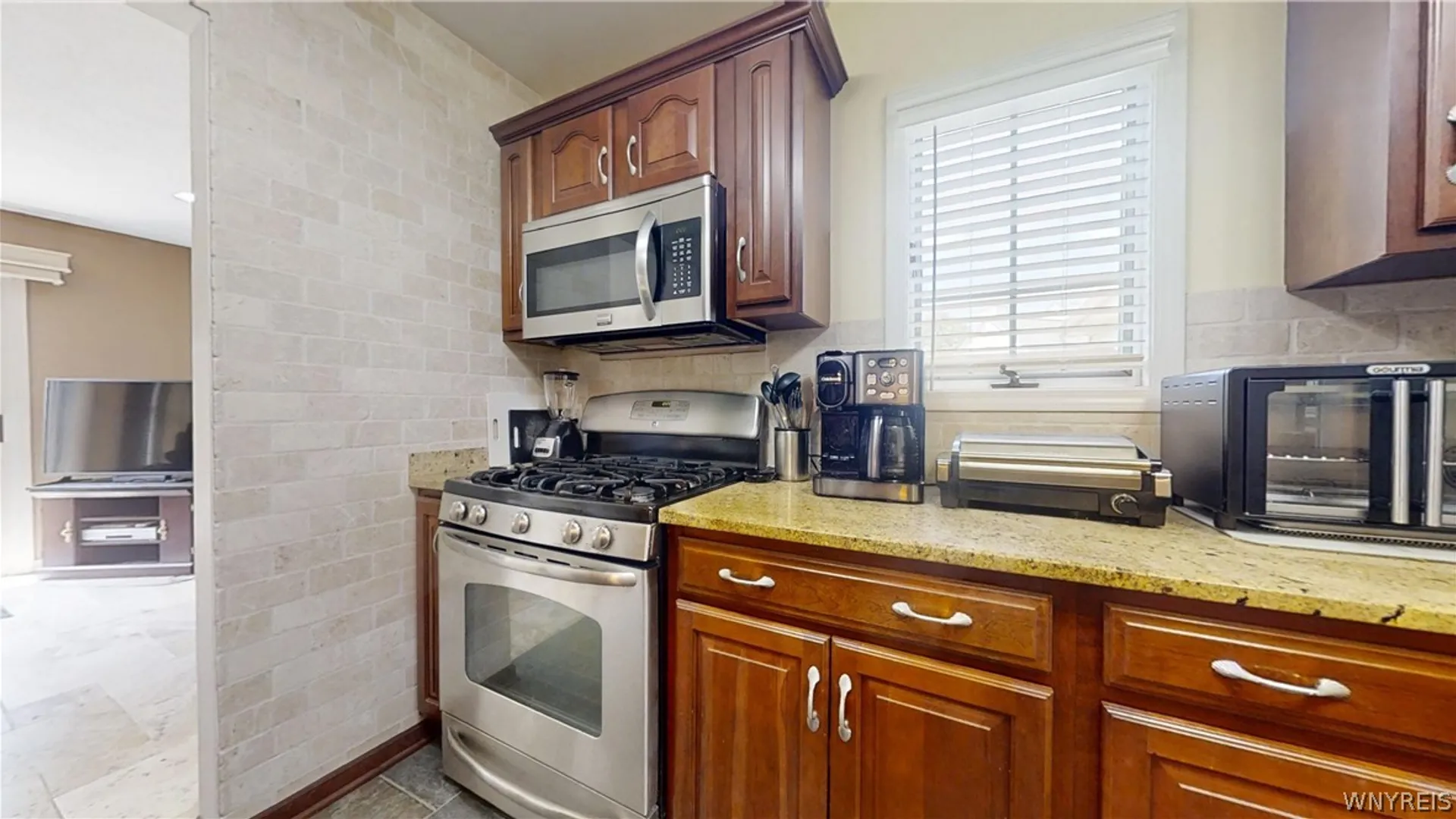 Property at 9 Hawthorne, Lancaster, NY 14043 6
