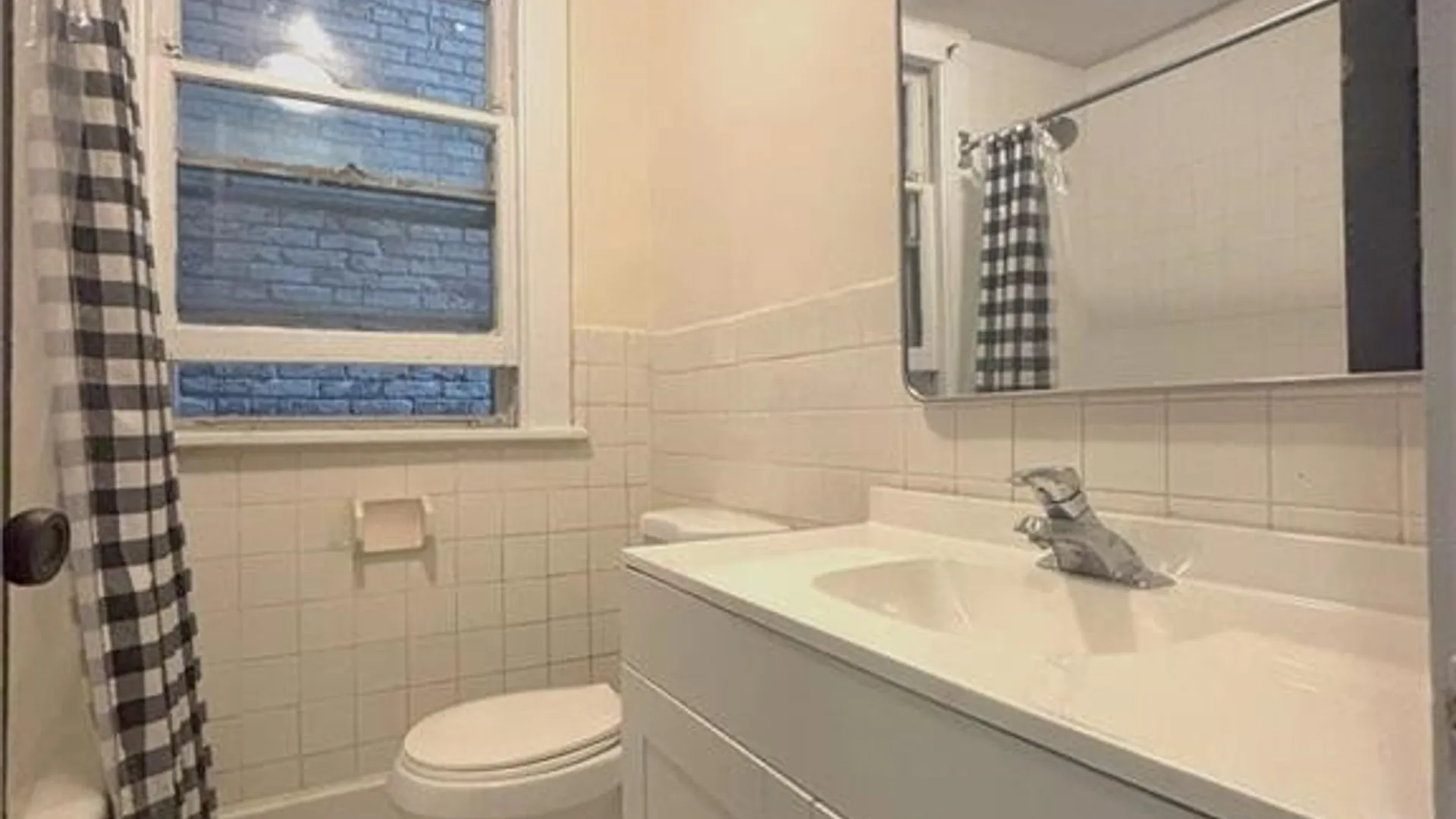 Property at 18 Irving Place, Buffalo, NY 14201 7