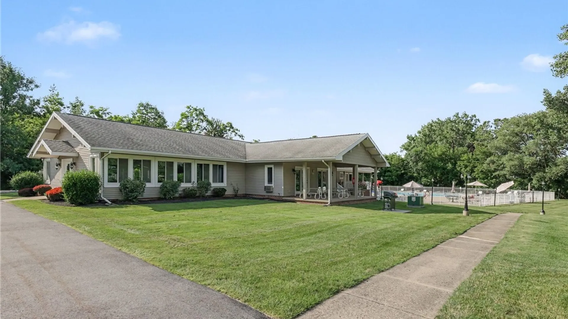 Property at 780 Eastbrooke Lane, Brighton, NY 14618 22