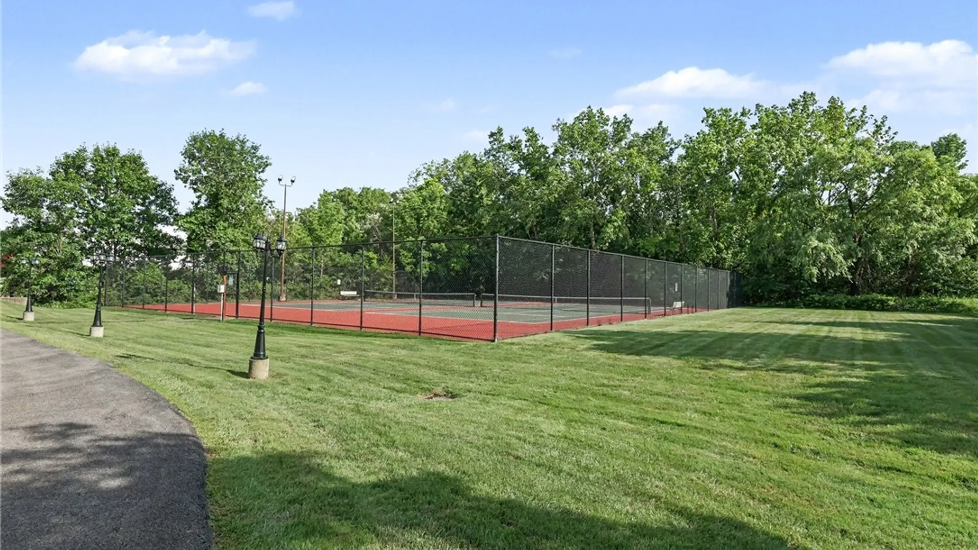 Property at 780 Eastbrooke Lane, Brighton, NY 14618 23