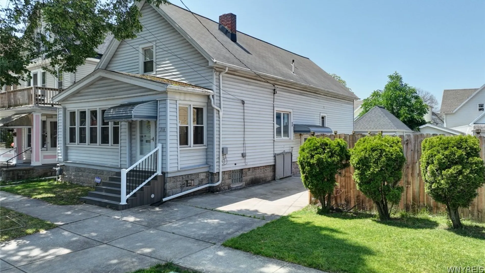 Property at 316-318 East Street, Buffalo, NY 14207 2