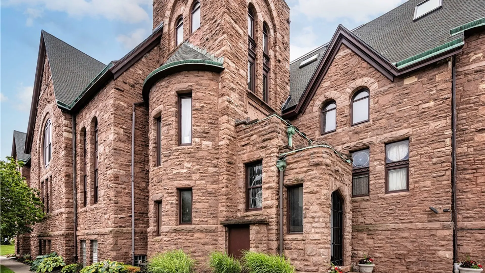 Property at 231 Richmond Avenue, Buffalo, NY 14222 2