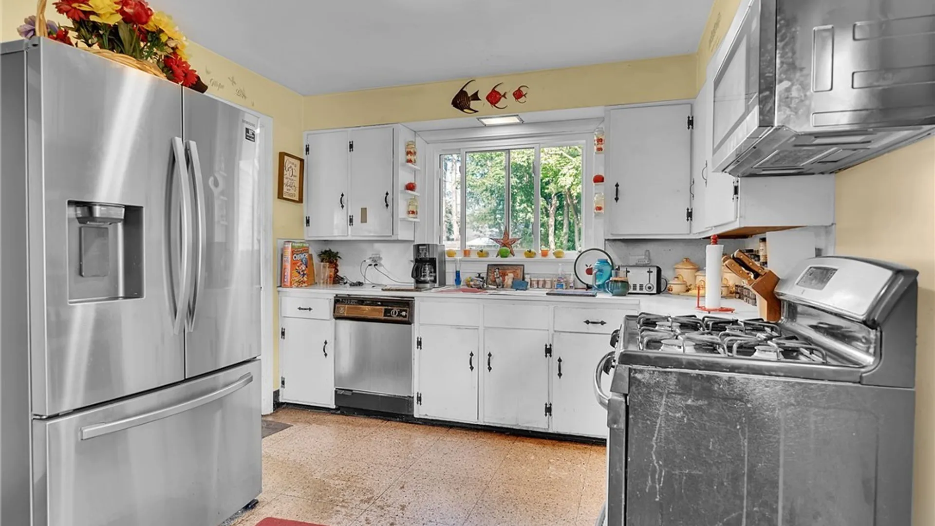 Property at 95 Victory Avenue, Hamburg, NY 14075 12
